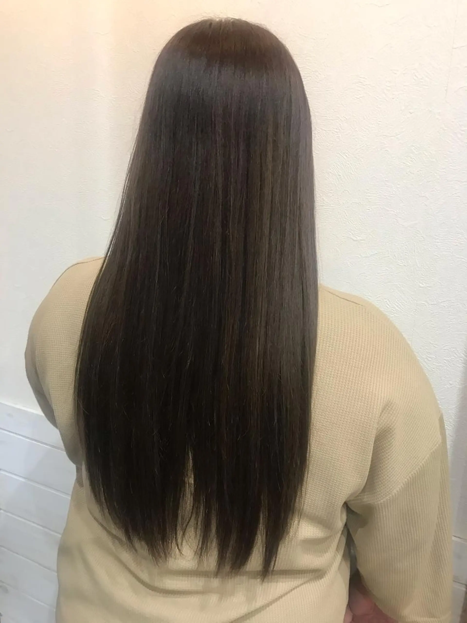 ロング カラー フォギーグレージュ グレージュ ヘアカラー 柴田 祐輔のヘアスタイル