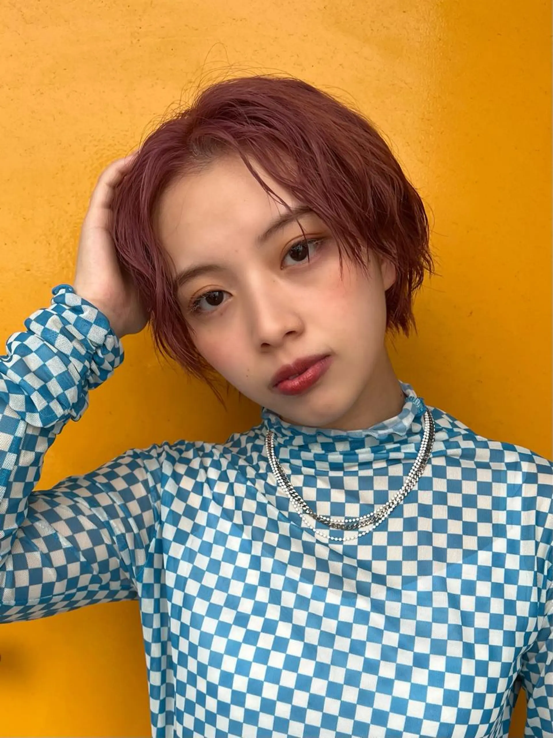 ショート カラー ヘアアレンジ ブリーチ ブラウンカラー ハイトーンカラー ピンクカラー ピンクブラウン SALOWIN藤沢店所属・サナ🌱 切りっぱなしボブのヘアスタイル