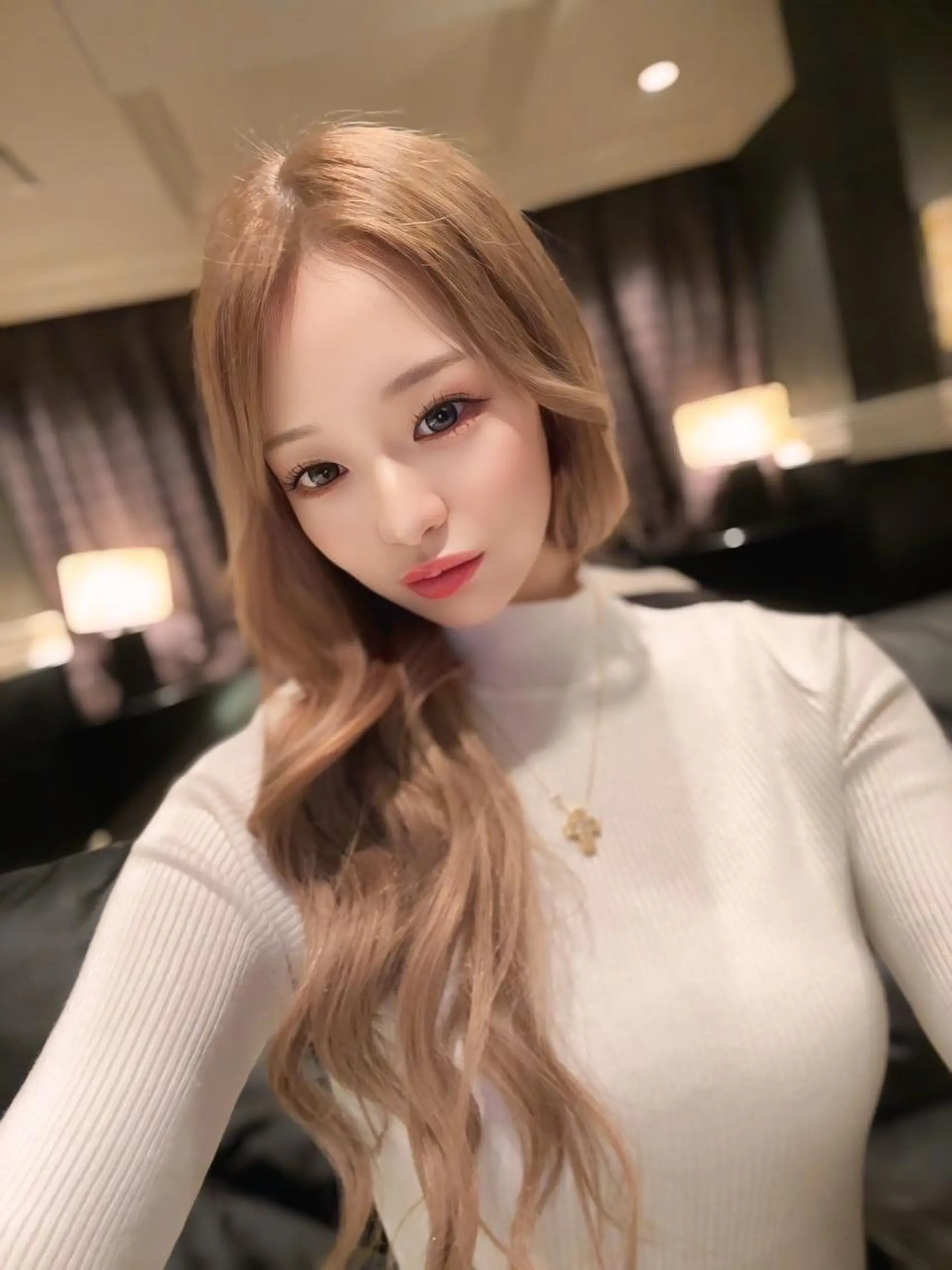 ロング カラー ヘアアレンジ シールエクステ バレイヤージュ ブリーチ ケアブリーチ ダブルカラー LIP 大阪本店 エクステ 堀谷和孝のヘアスタイル