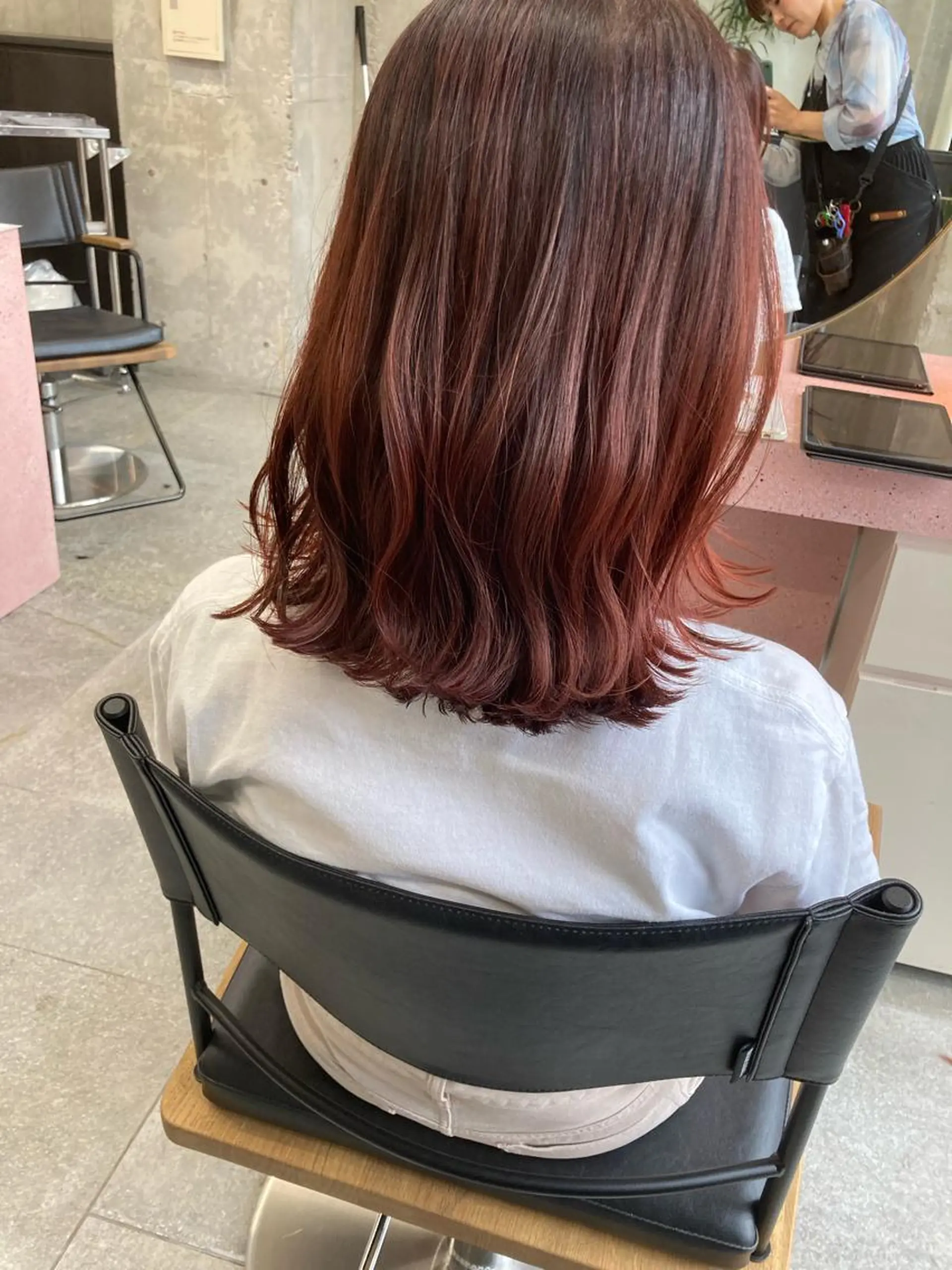 ミディアム カラー ブリーチ カシス ブリーチなしカラー ピンクカラー 小木曽智美 /ボブ/ショートのヘアスタイル