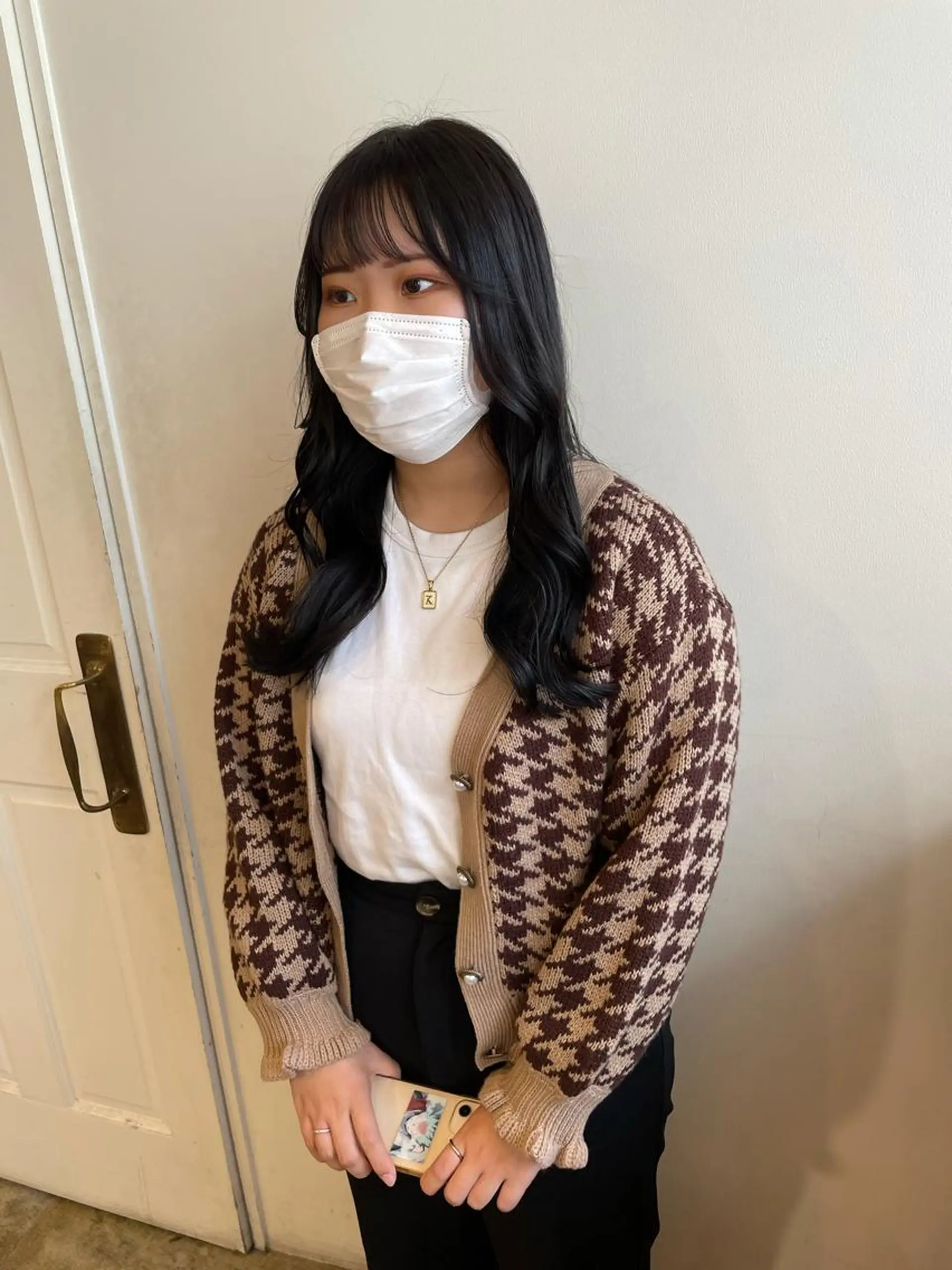 ロング カラー ブリーチ ブルーカラー ネイビーカラー ヘアカラー トリートメント MIOベージュカラー 柔らかいカラーのヘアスタイル