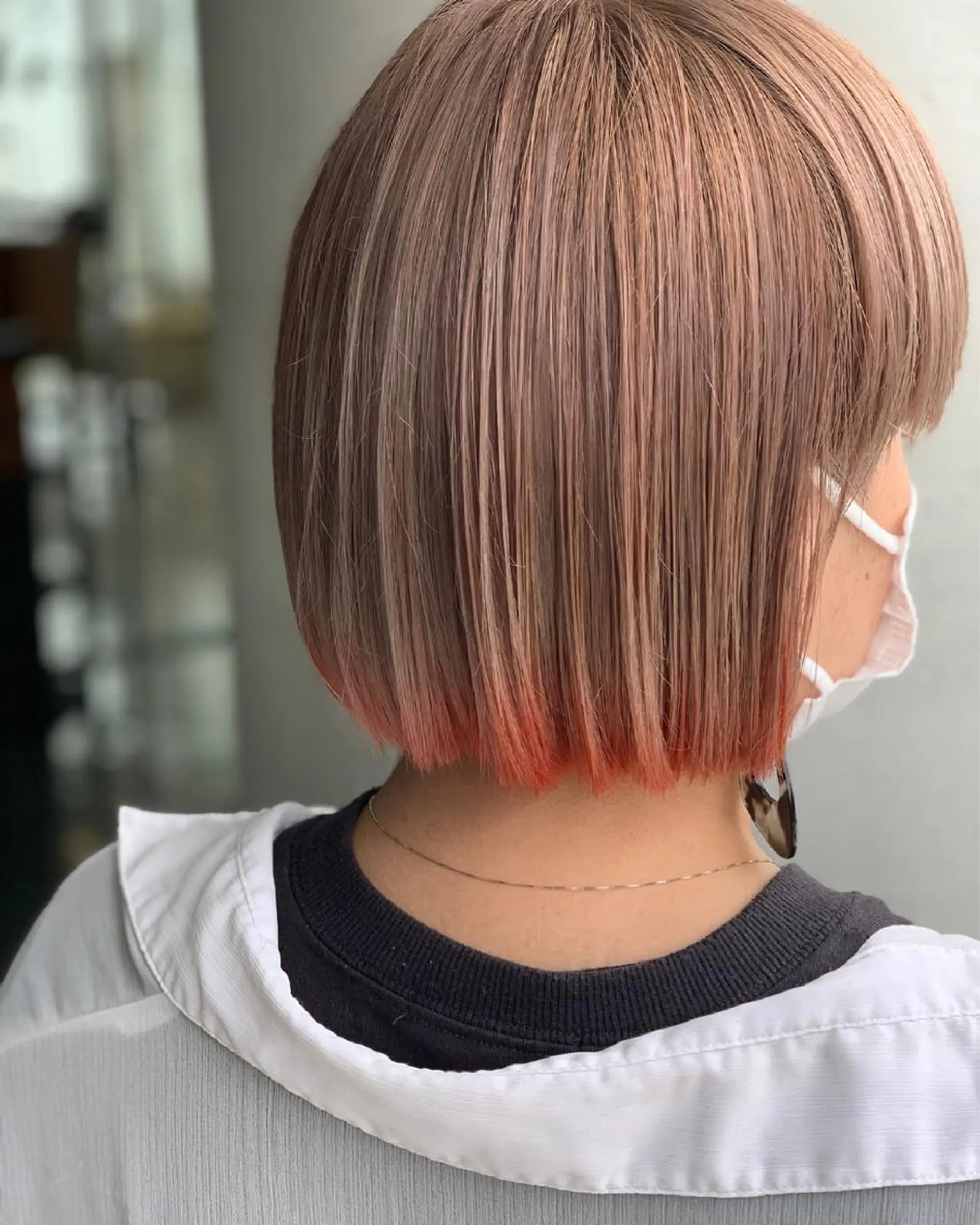 ミディアム カラー オレンジ 三好 羽美のヘアスタイル