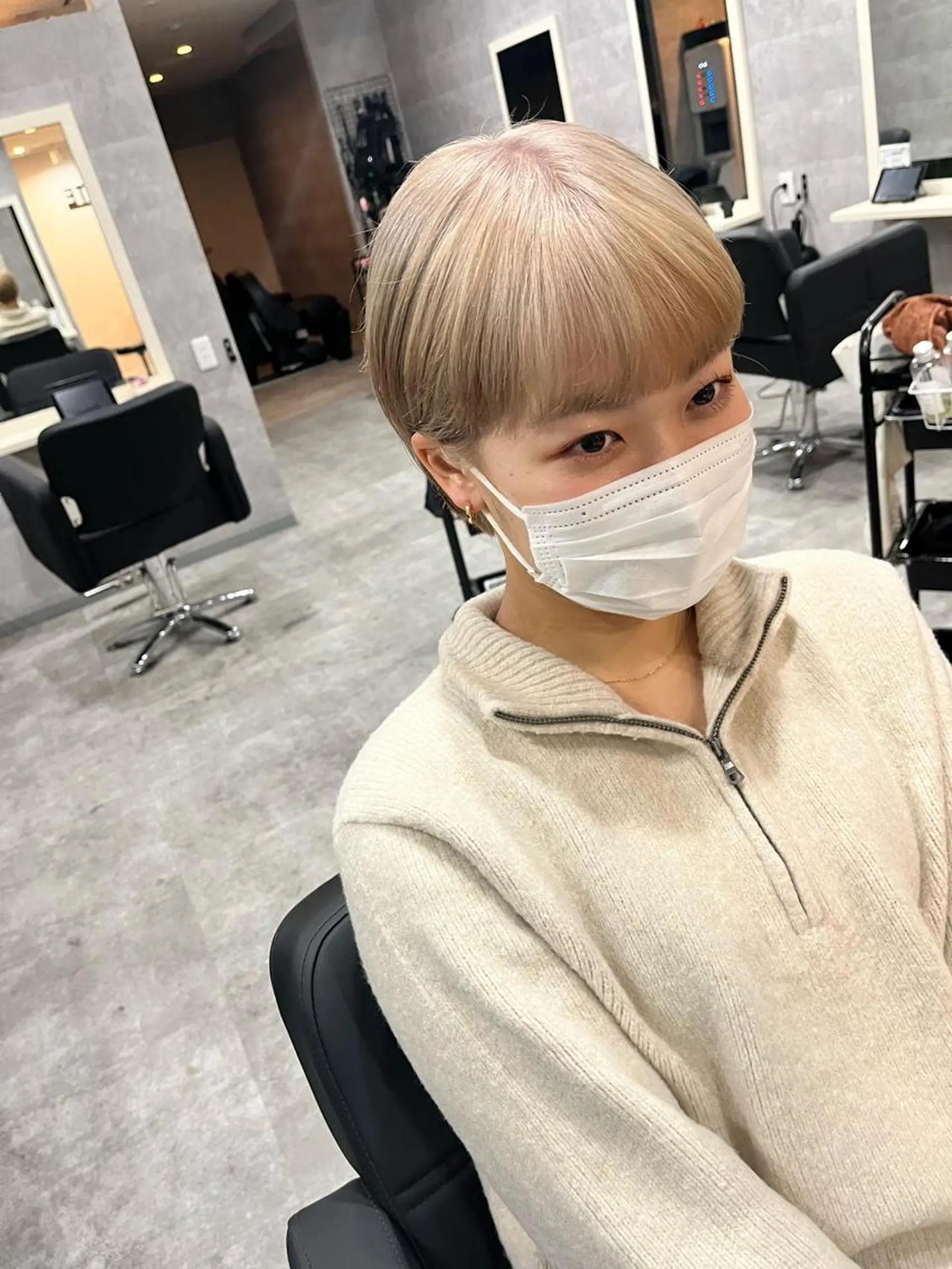 ショート カラー ブリーチ ダブルカラー 新宿のヘアスタイル