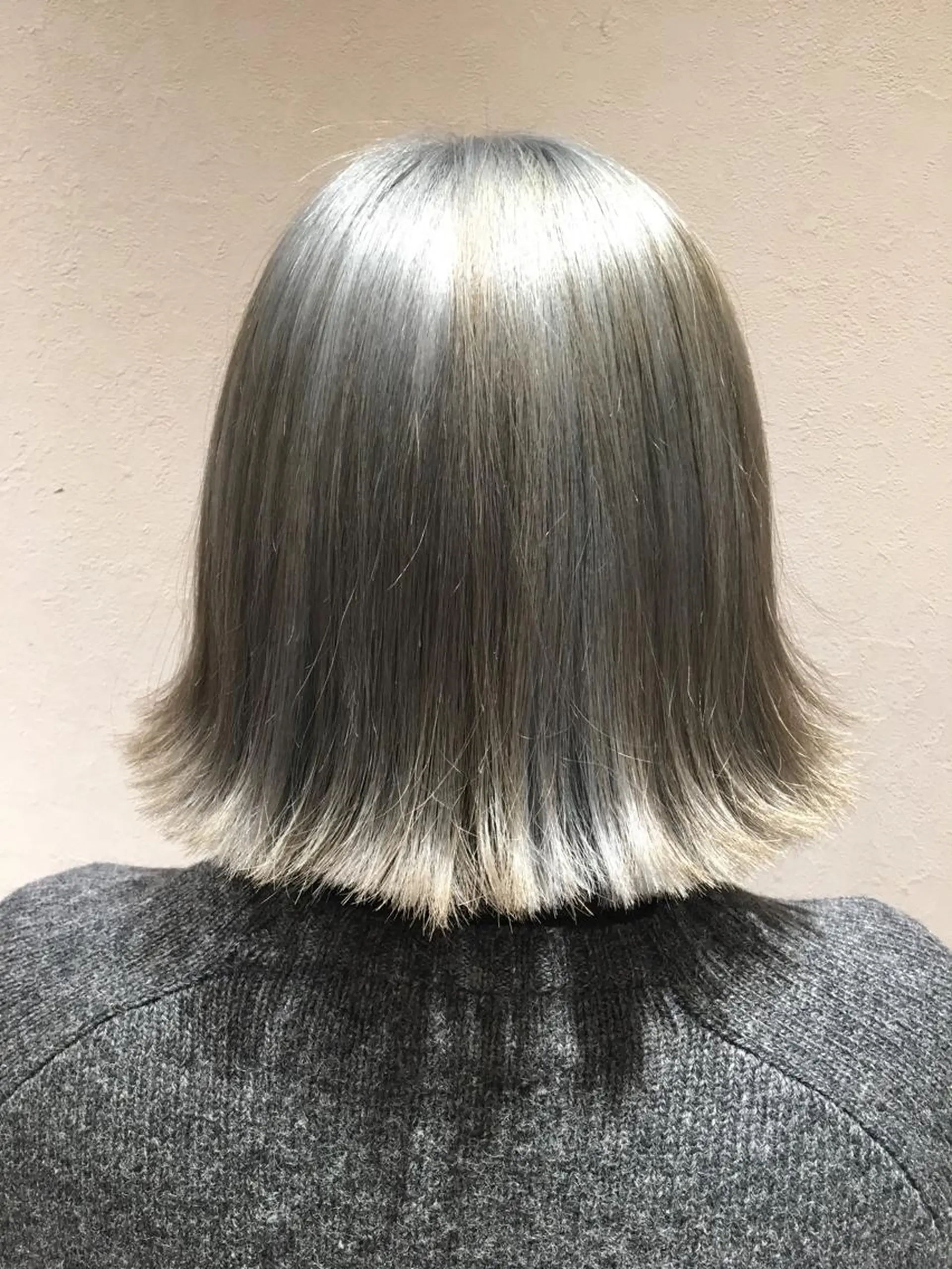 ミディアム カラー アッシュ ホワイトアッシュ レイヤーカットモデル 募集/藤原一真のヘアスタイル