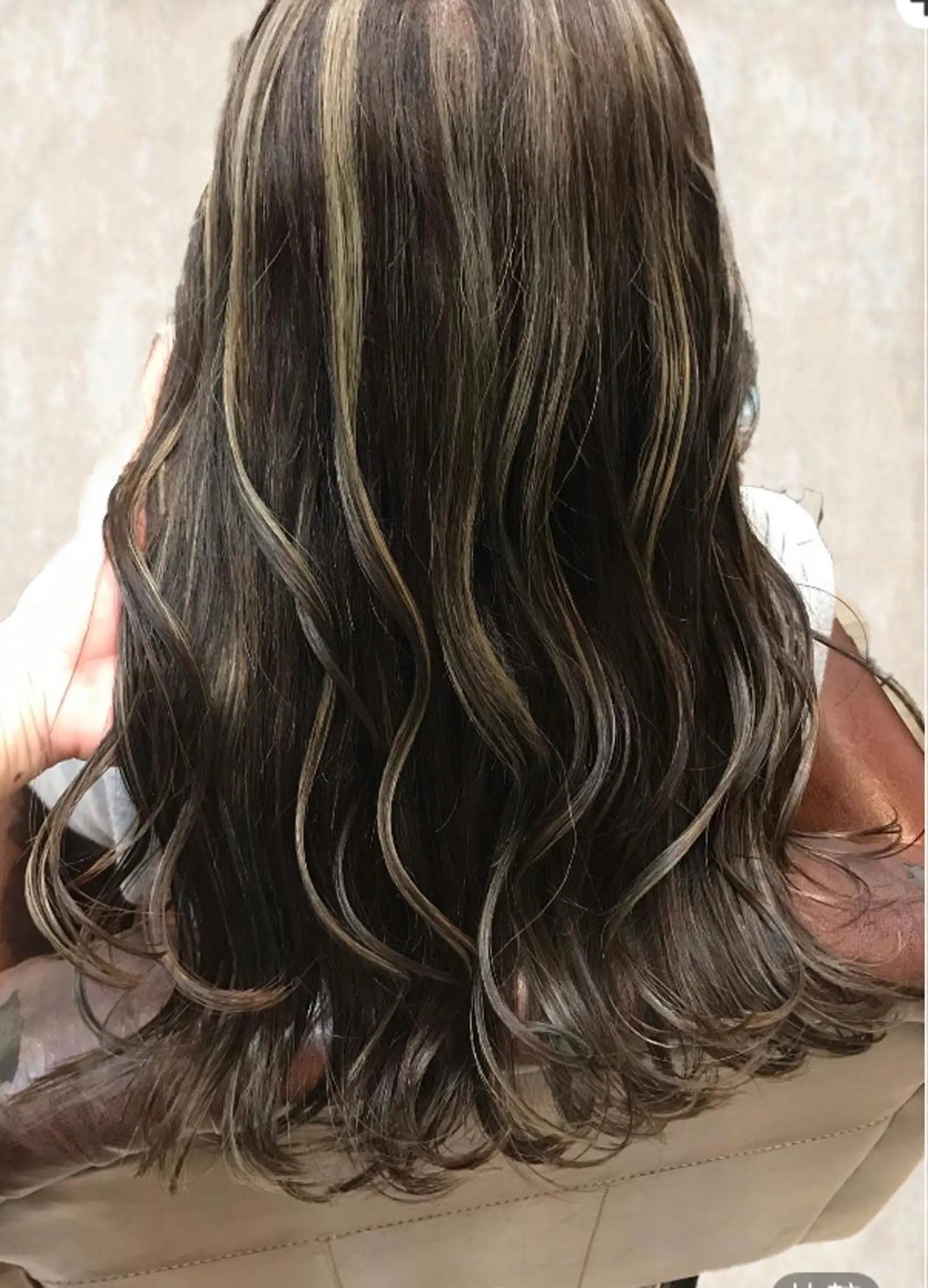 ロング カラー デザインカラー ハイライトカラー 3Dハイライト ハイライト ロング カット ヘアカラー トリートメント hair works raptureのヘアスタイル