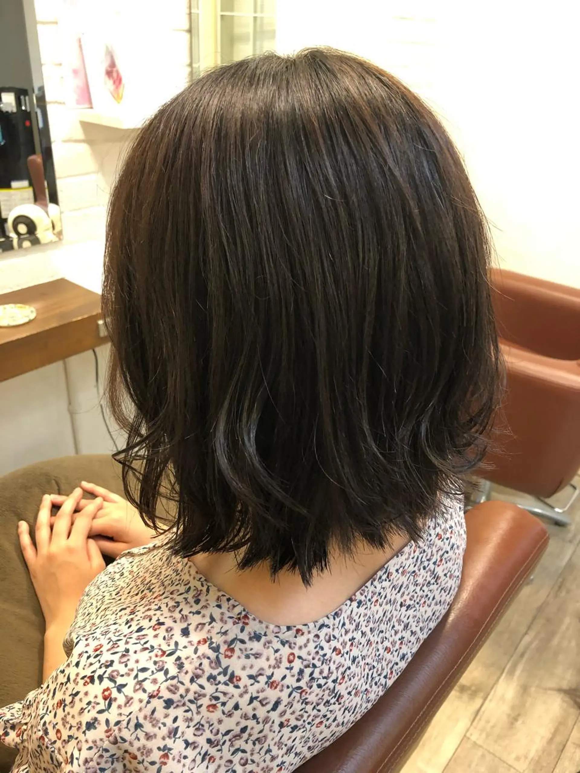 ミディアム 西村 有紗のヘアスタイル