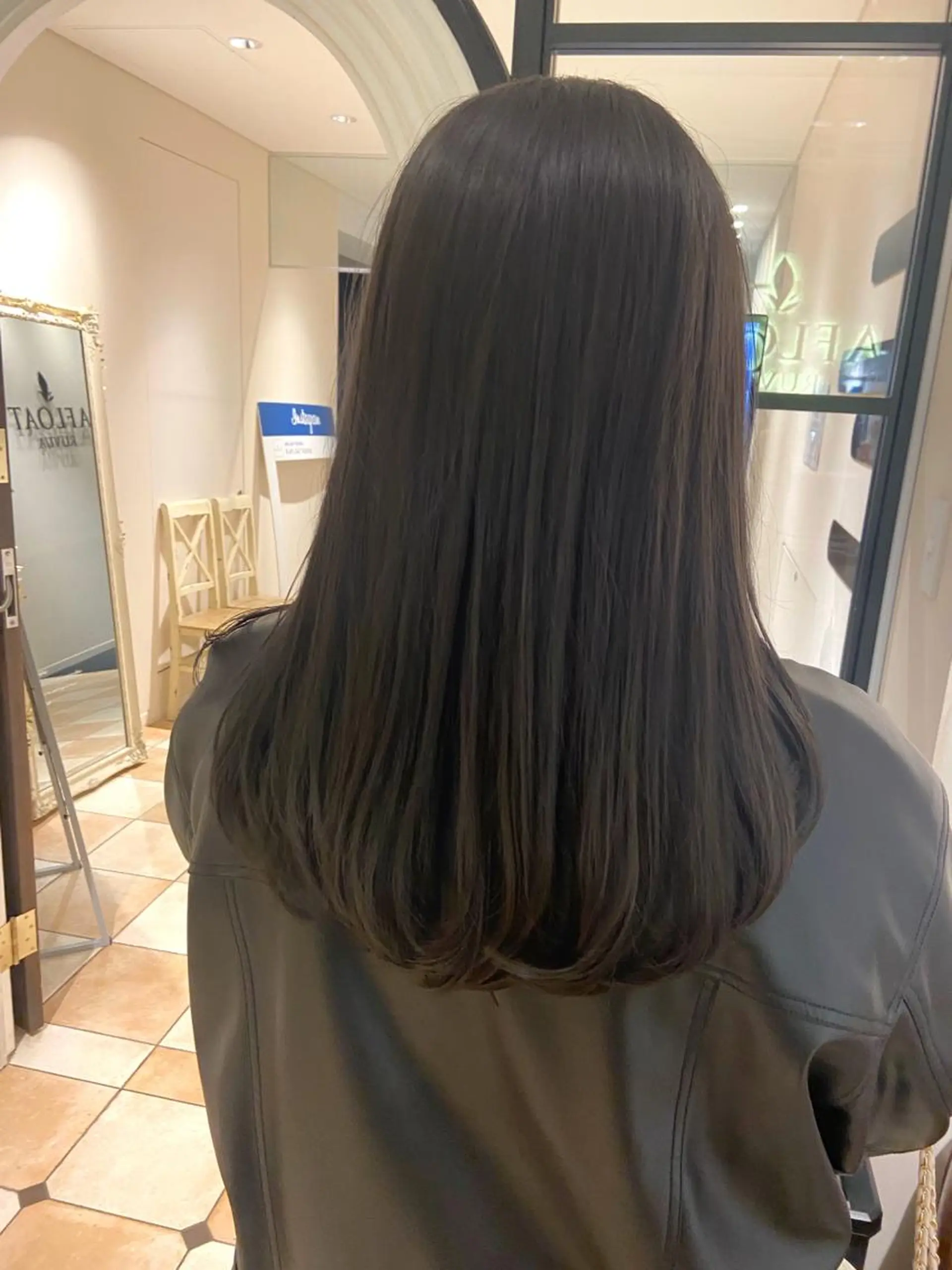 セミロング カラー パーマ ヘアアレンジ ベージュカラー ブリーチ 透明感カラー イルミナカラー インナーカラー 🌈小顔似合わせ SHIHO🌈のヘアスタイル