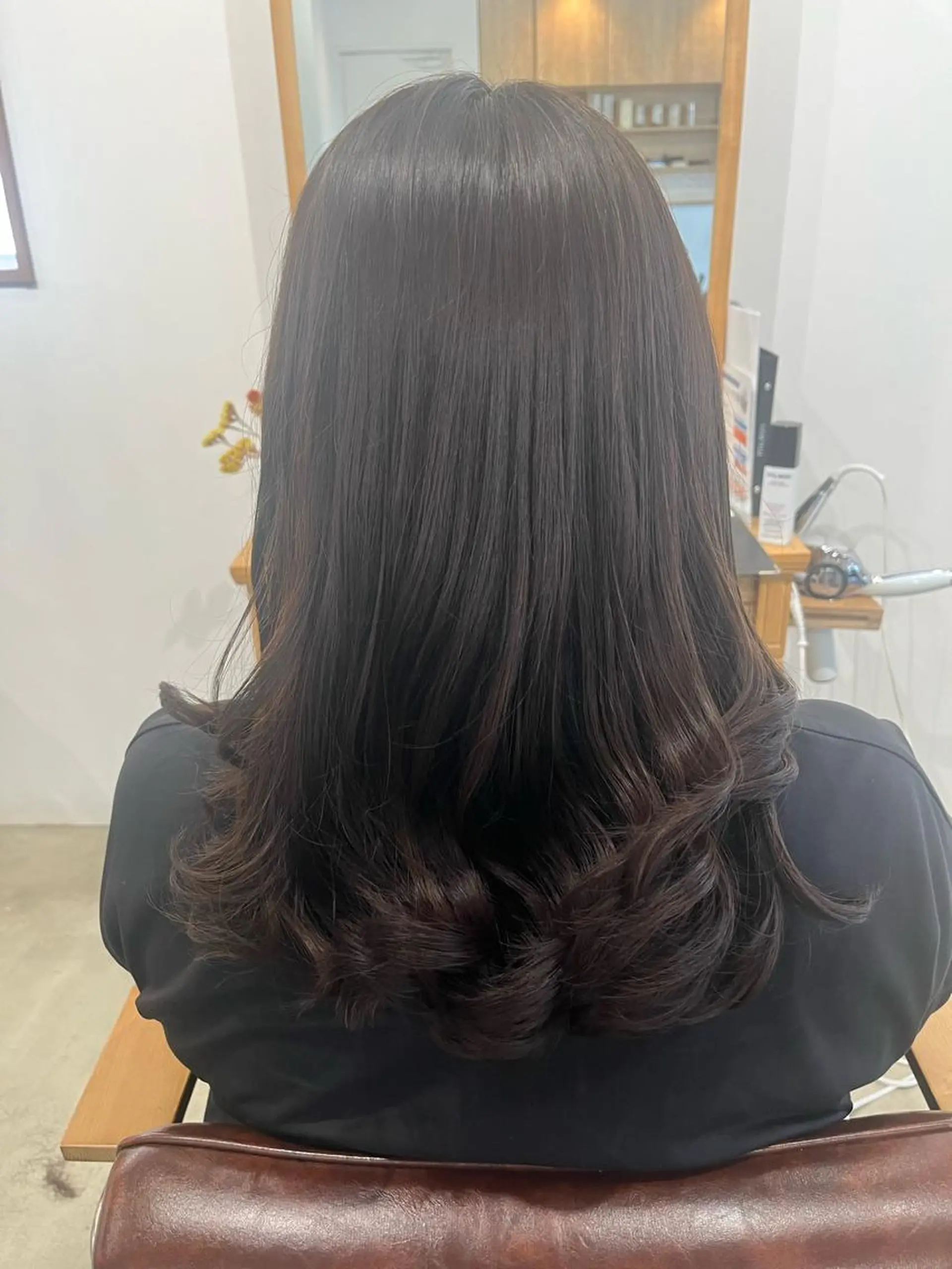 セミロング カラー レイヤーカット カット ヘアカラー トリートメント 三島 有佳里のヘアスタイル