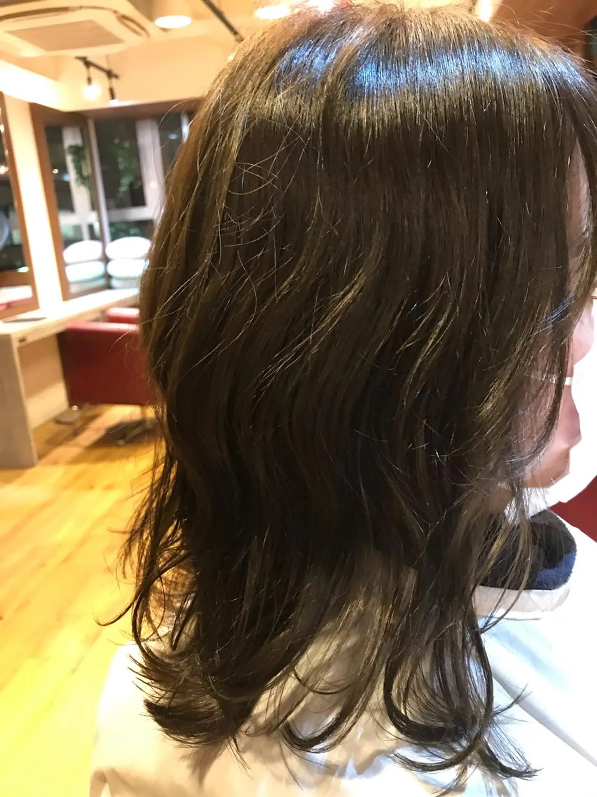 ミディアム カラー グレージュ オリーブグレージュ オリーブグレー いのうえ みわこのヘアスタイル