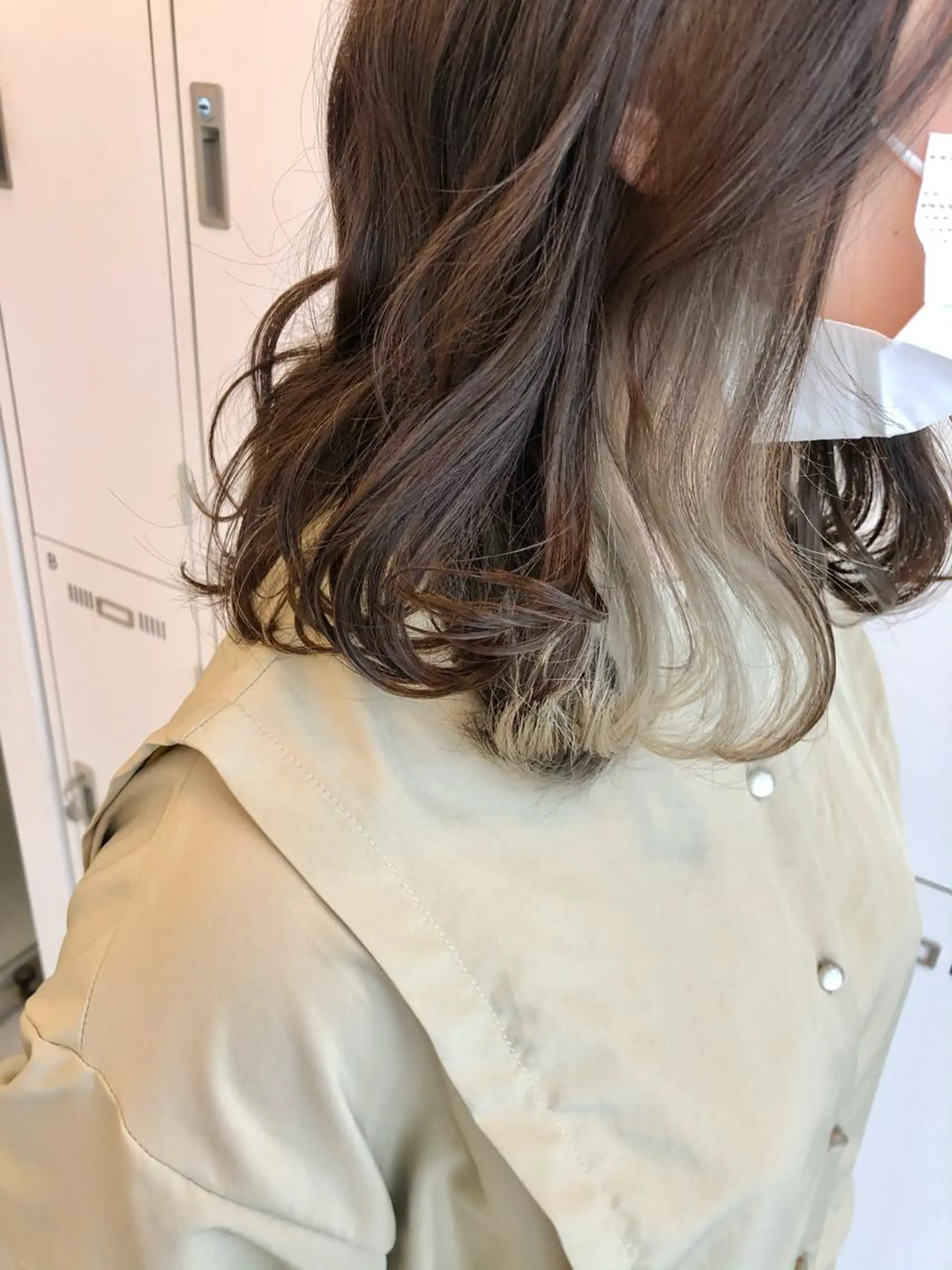 ミディアム カラー ベージュカラー インナーカラー ホワイトベージュ カット ヘアカラー トリートメント Saori / さおりのヘアスタイル