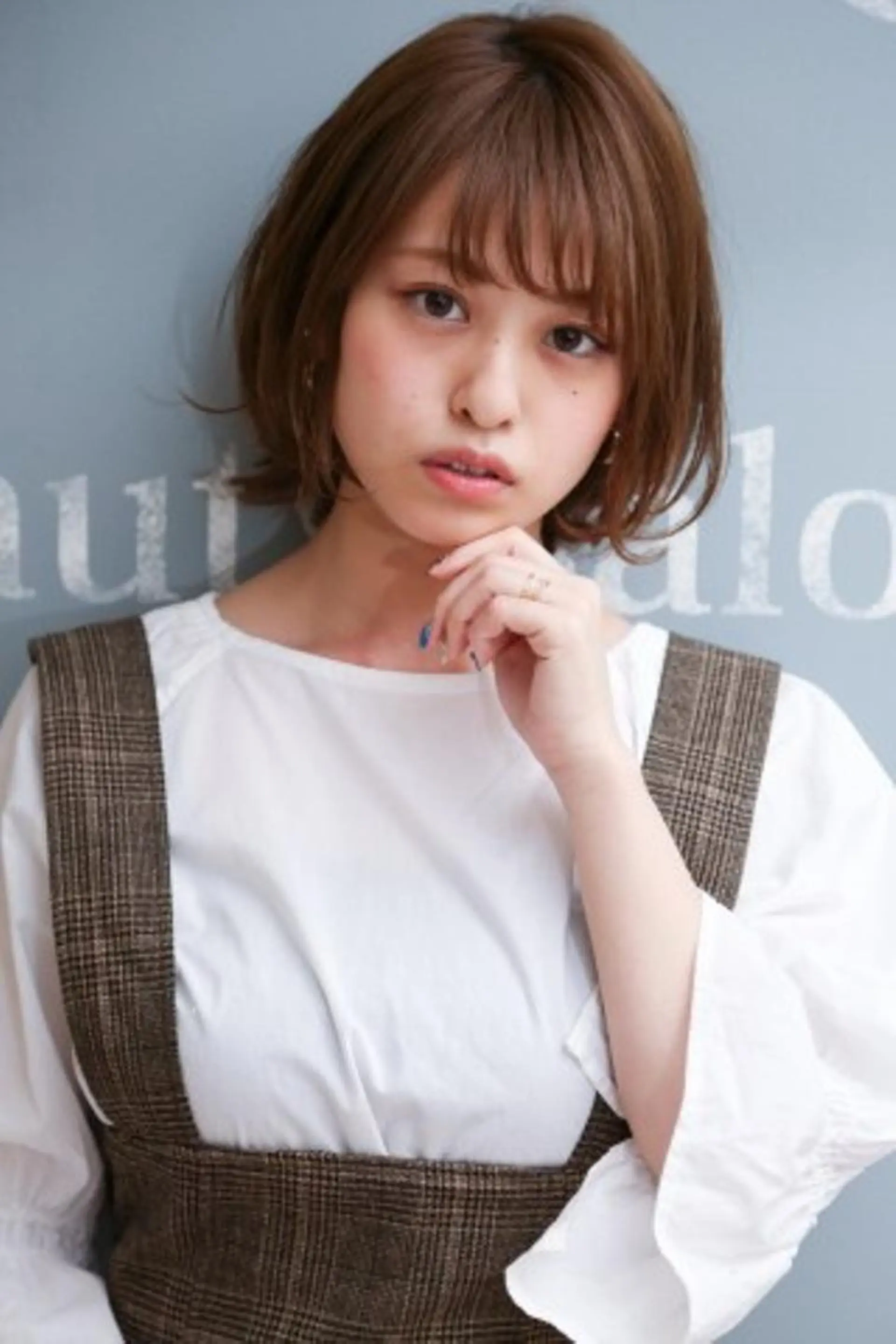 ミディアム 江原 彩華のヘアスタイル