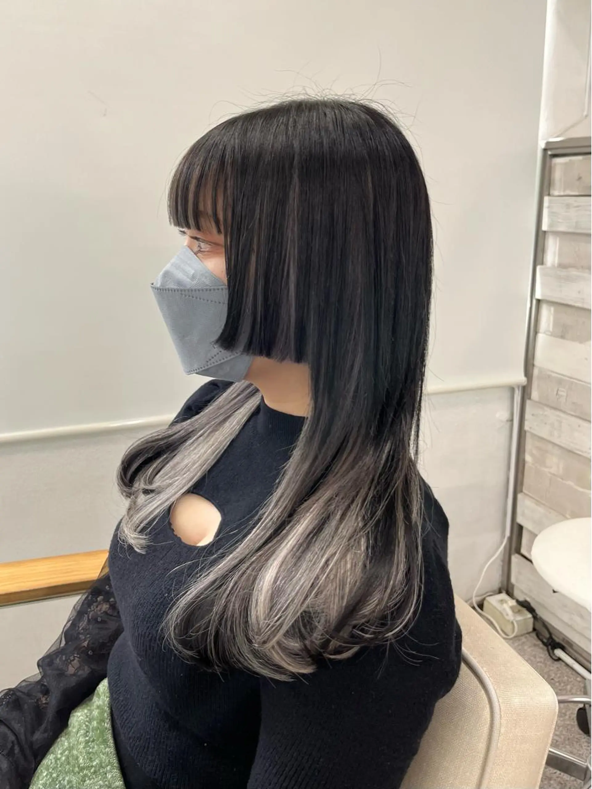 ロング カラー シルバー エクステ ウルフカット エクステ ハイトーン 💭黒崎ハルカのヘアスタイル