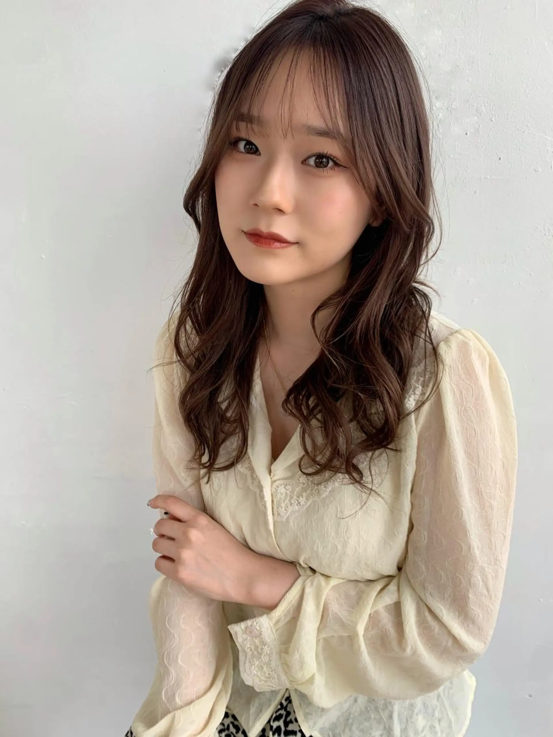 ロング カラー 顔まわりレイヤー ヨシンモリ 韓国風ヘア レイヤーカット シースルーバング カット ヘアカラー 藤間 帆乃夏（とうまほのかのヘアスタイル