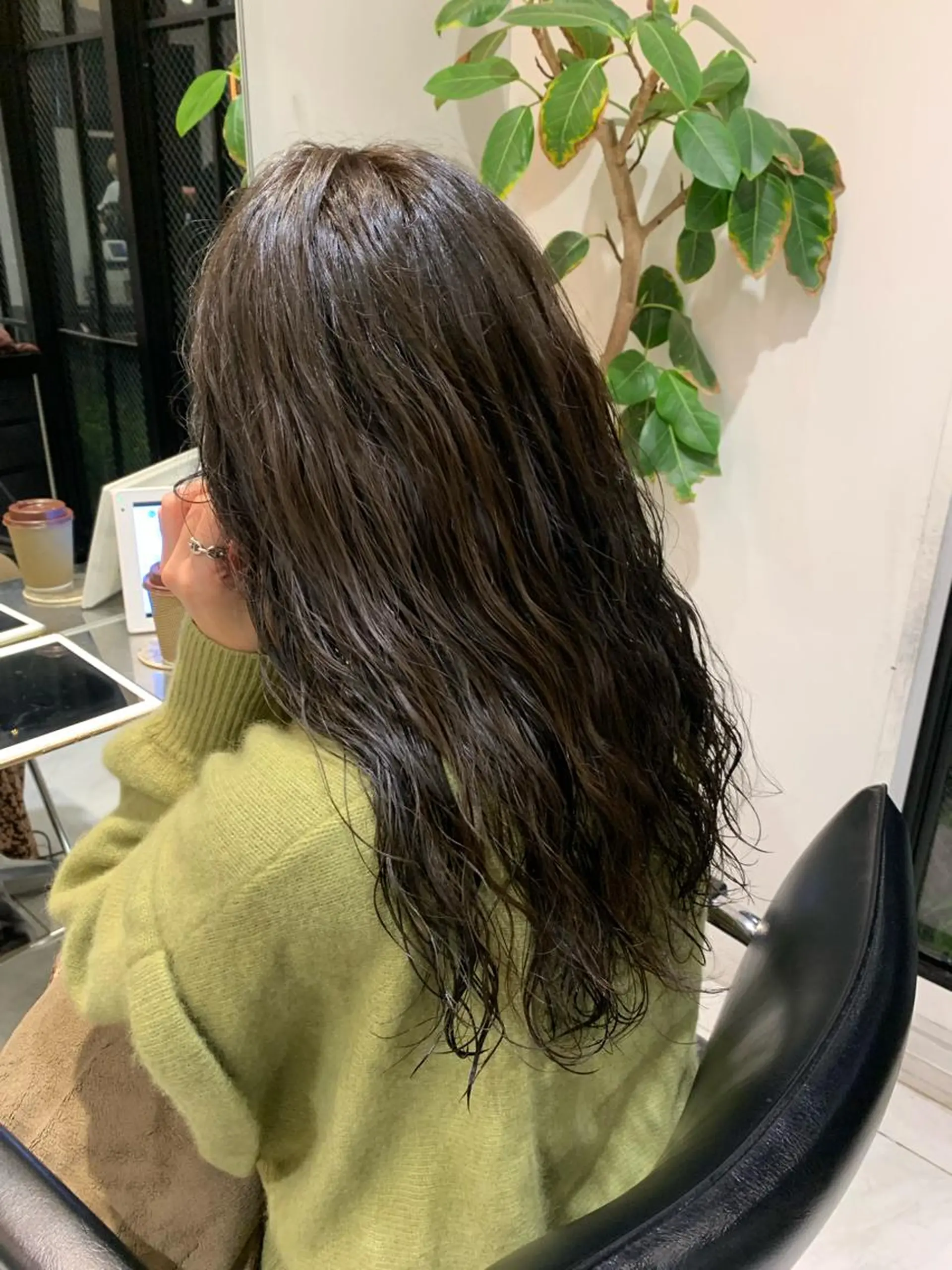 ミディアム カラー パーマ ミディアムパーマ チバ タクミのヘアスタイル