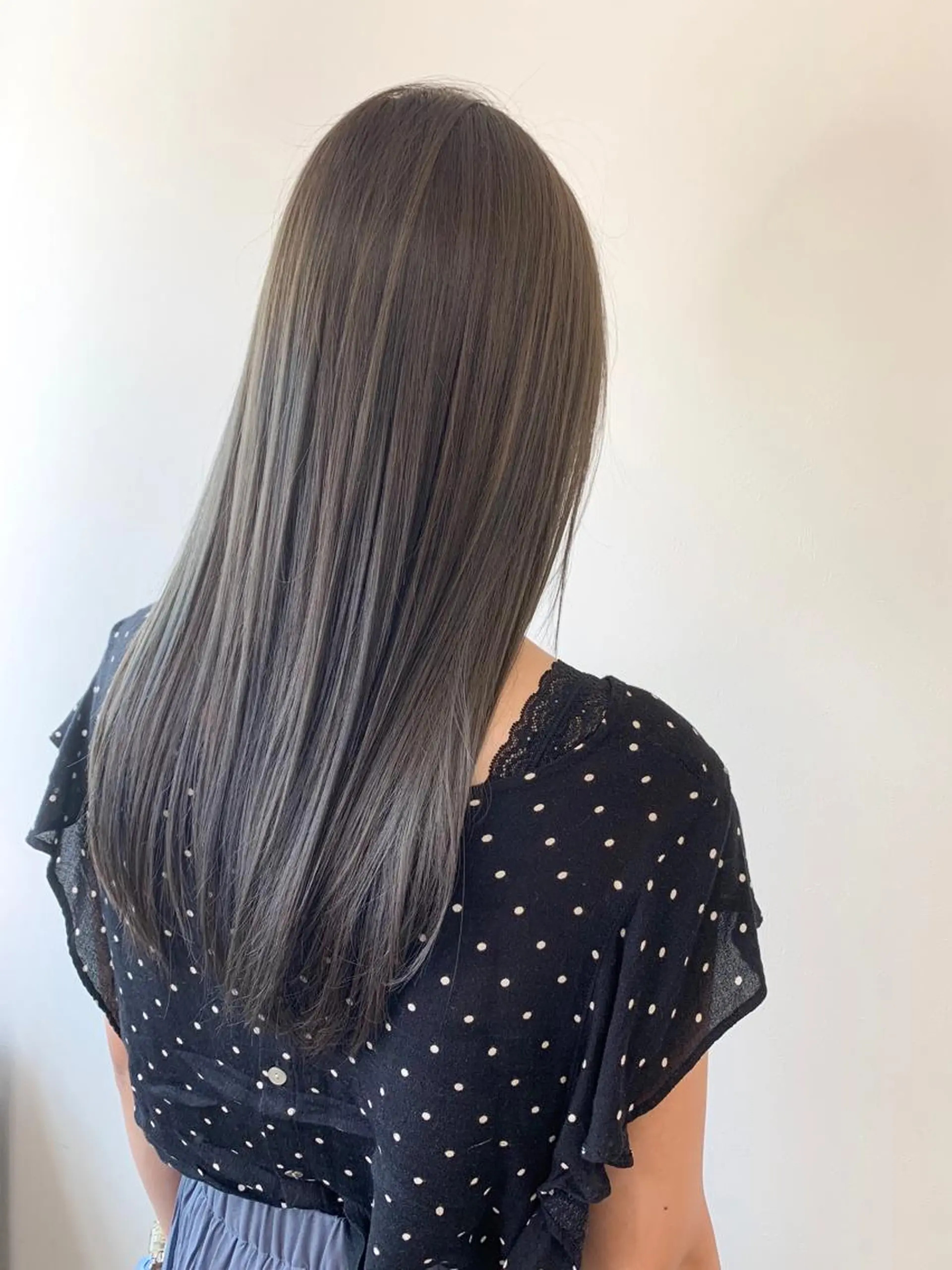 ロング カラー アッシュ ブルーカラー ブルーアッシュ 透明感カラー ハイライトカラー カット 縮毛矯正 Roid 代表✨HIROのヘアスタイル