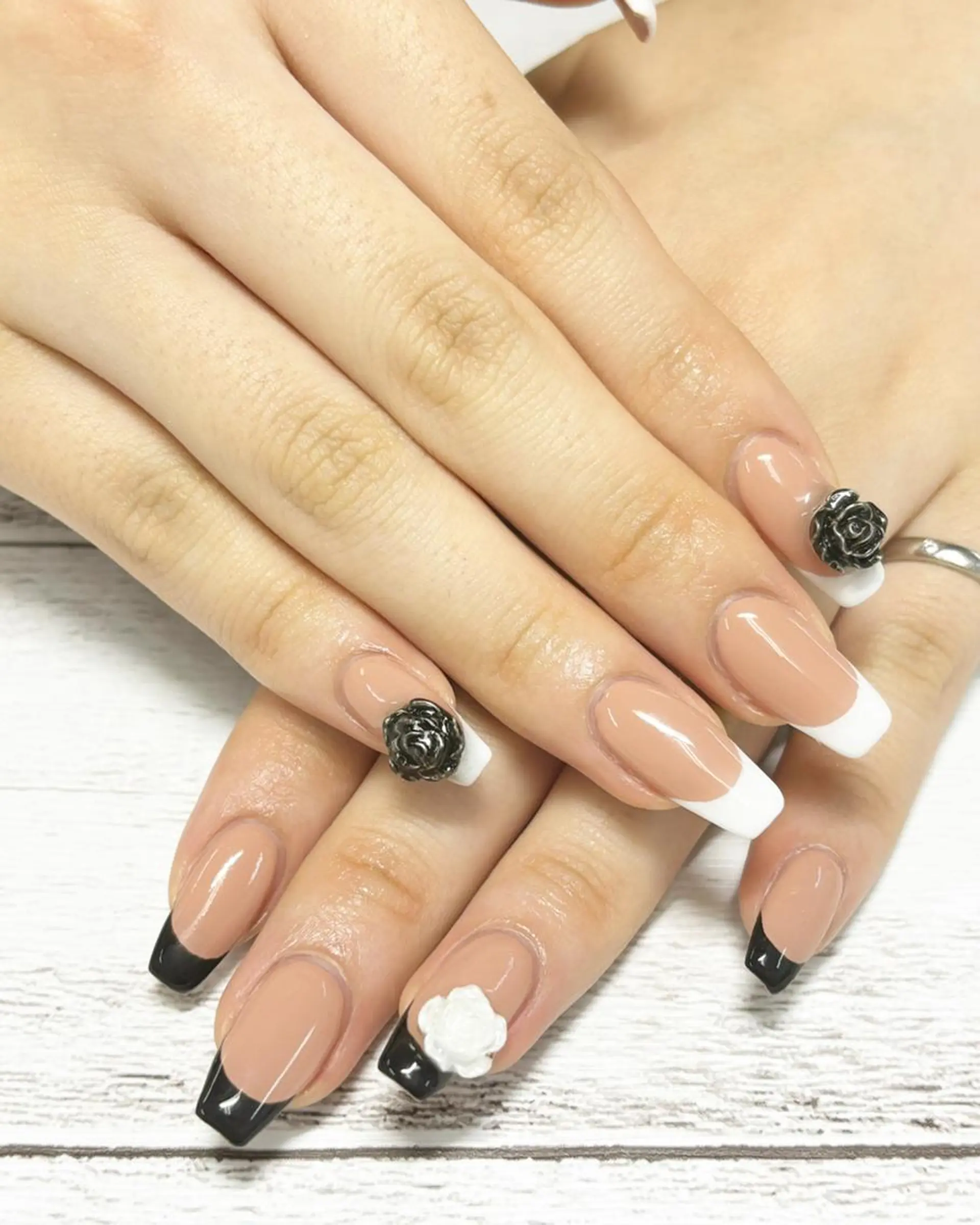 ネイル ハンドネイル リラネイル Aikenのネイルデザイン