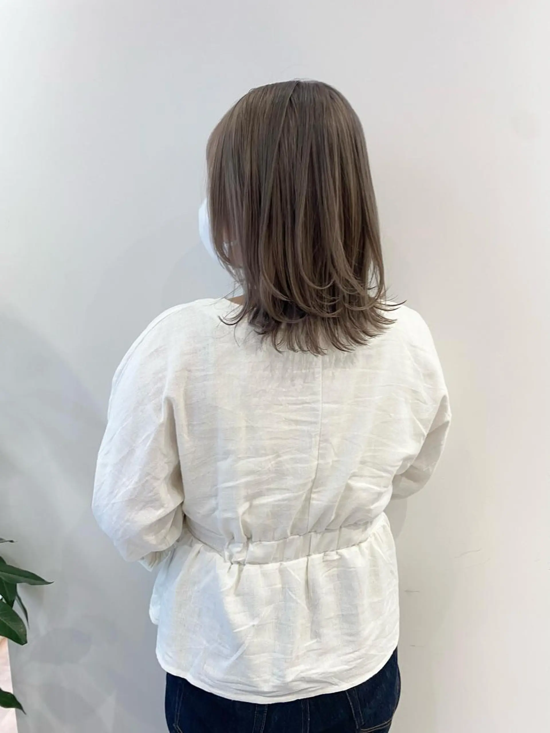 ミディアム ヘアカラー オリーブ、カーキ系 No.1シラトリのヘアスタイル