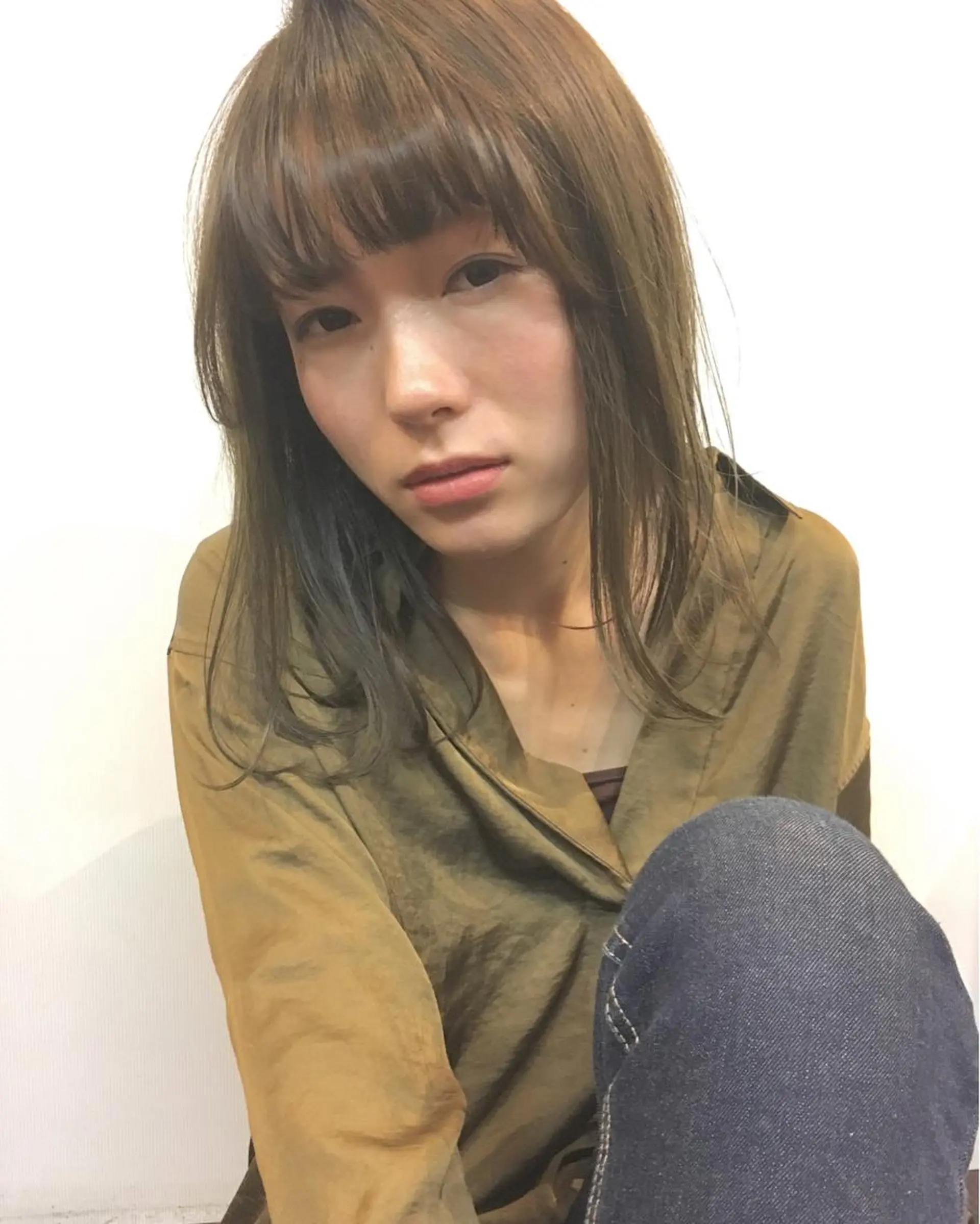 セミロング カラー 安達 俊亮のヘアスタイル