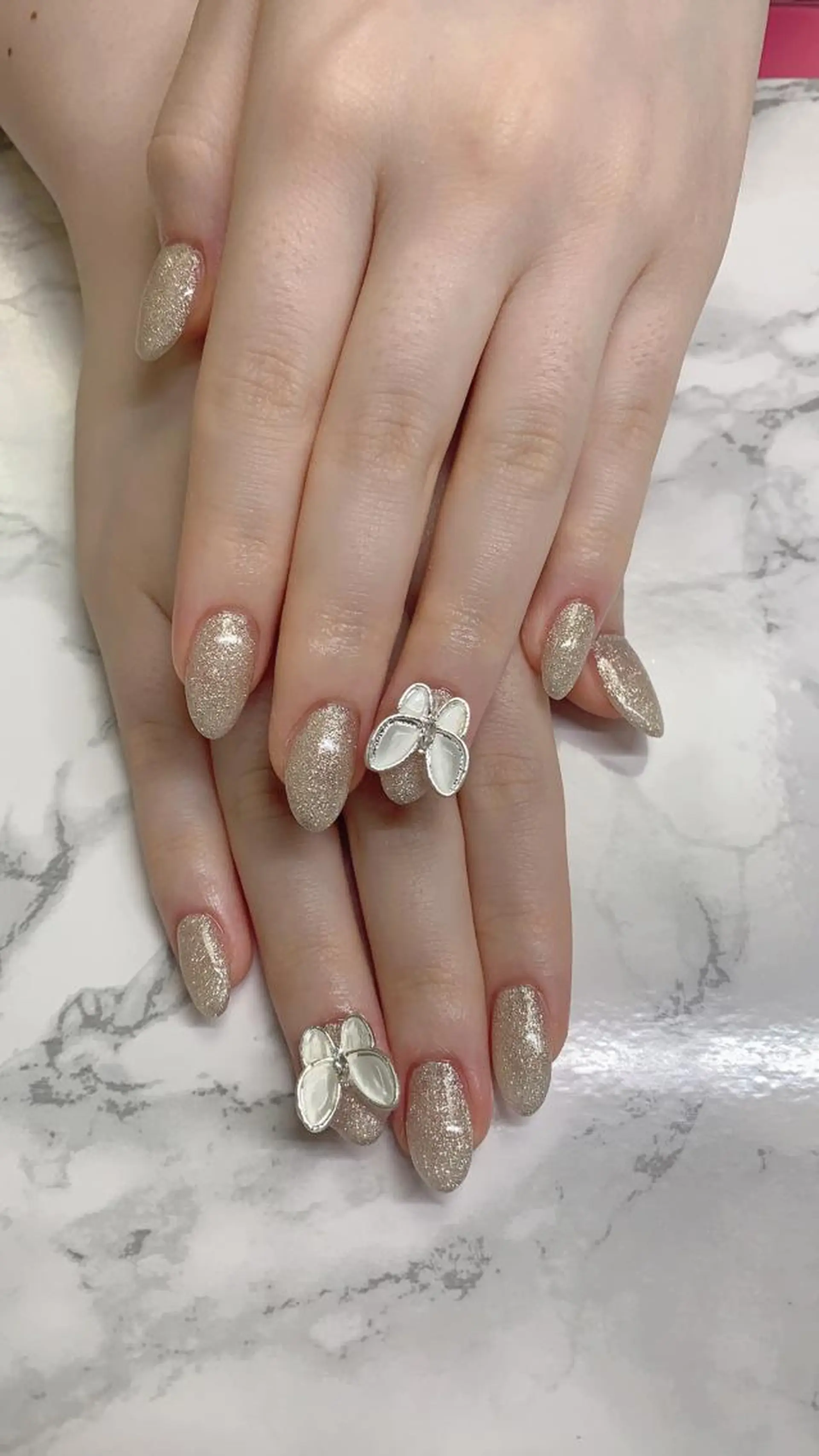 ネイル はな💎ネイル ワンホン、長さ出しのネイルデザイン