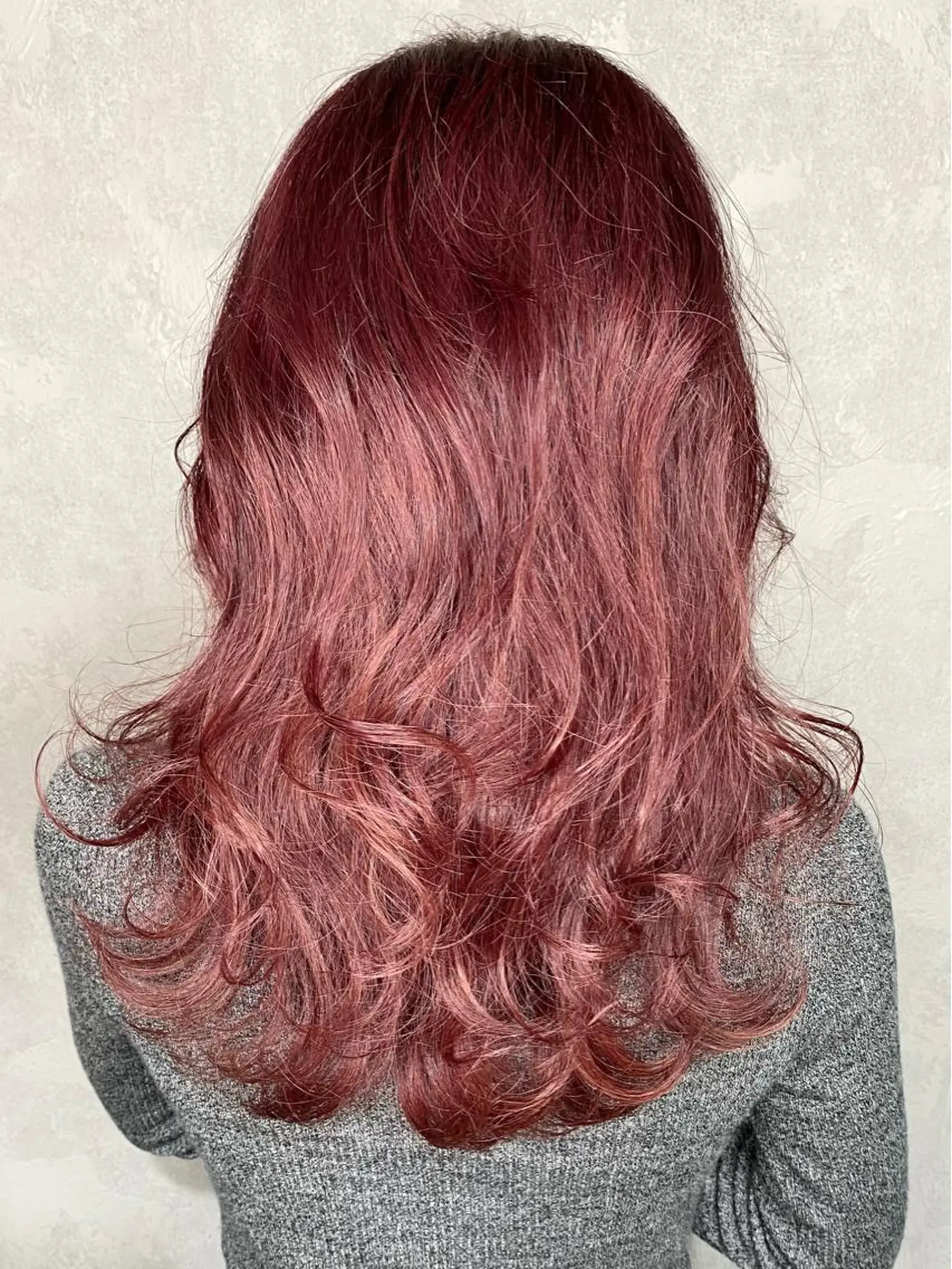 ロング カラー レッドカラー バイオレットカラー 🌾内山 龍介🌾のヘアスタイル