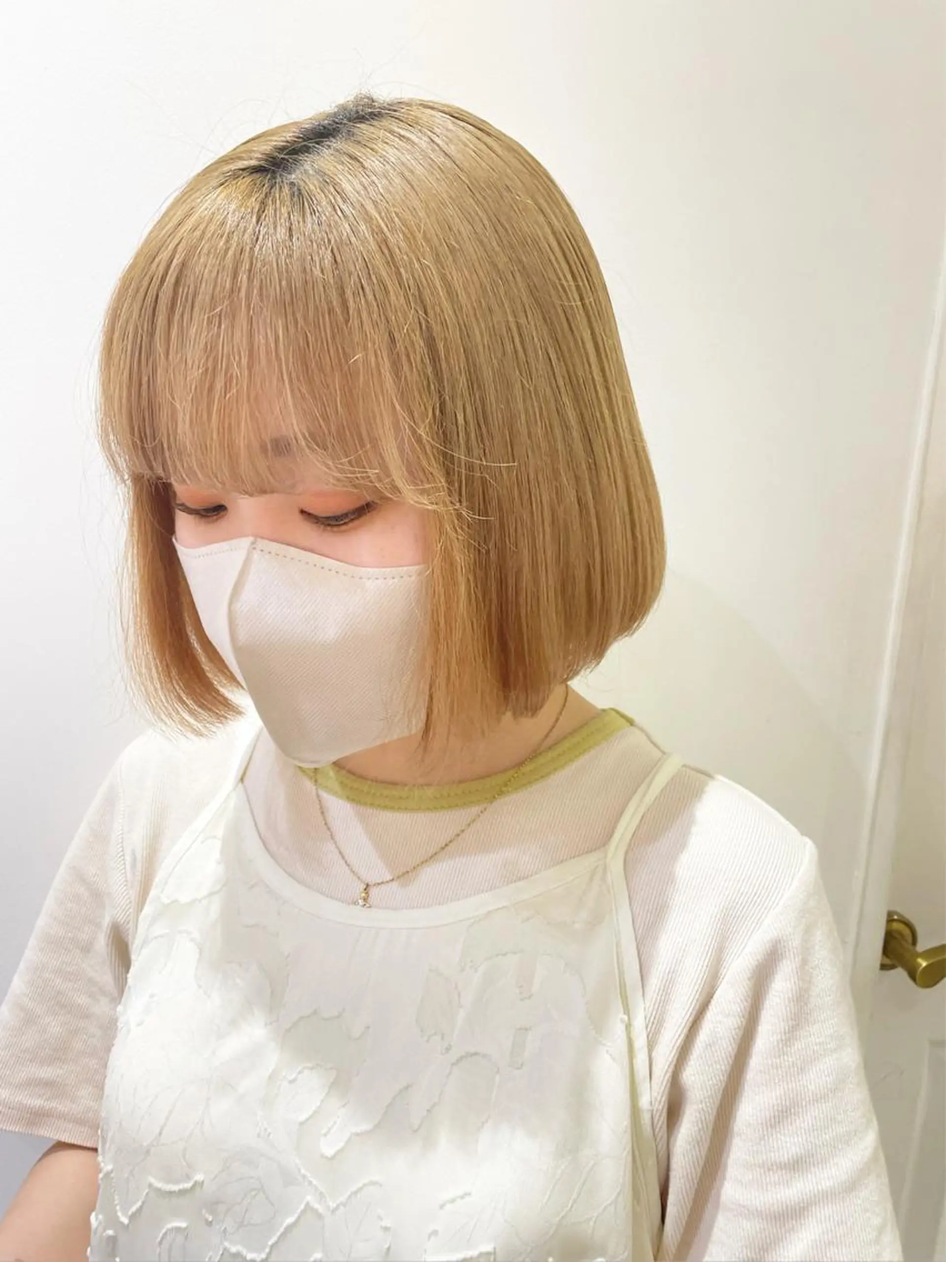 ミディアム カラー ベージュカラー ブリーチ ミルクティーベージュ トリートメント シールエクステ横浜 🐏☁️miminaのヘアスタイル