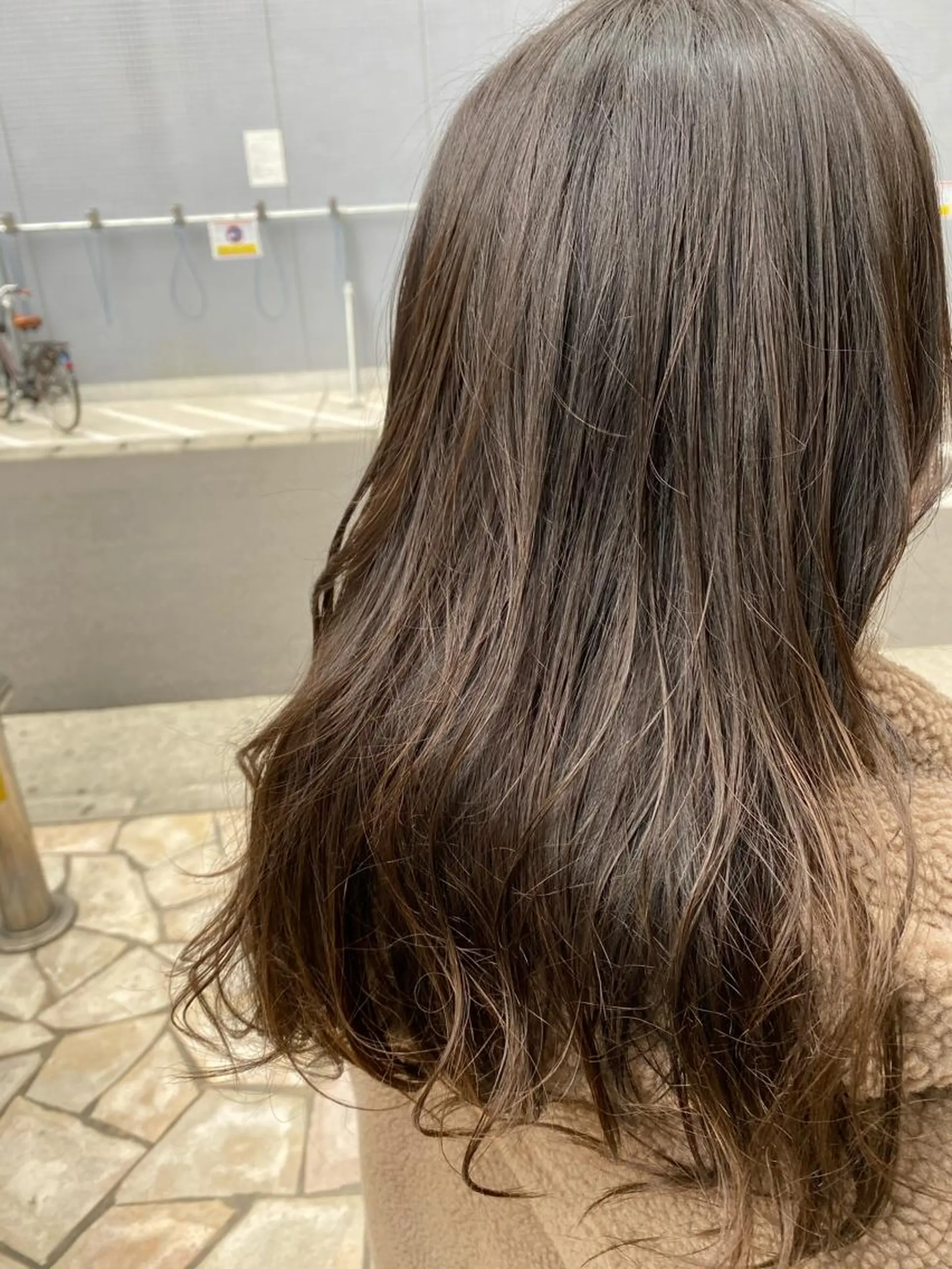 セミロング カラー 中尾 綺のヘアスタイル
