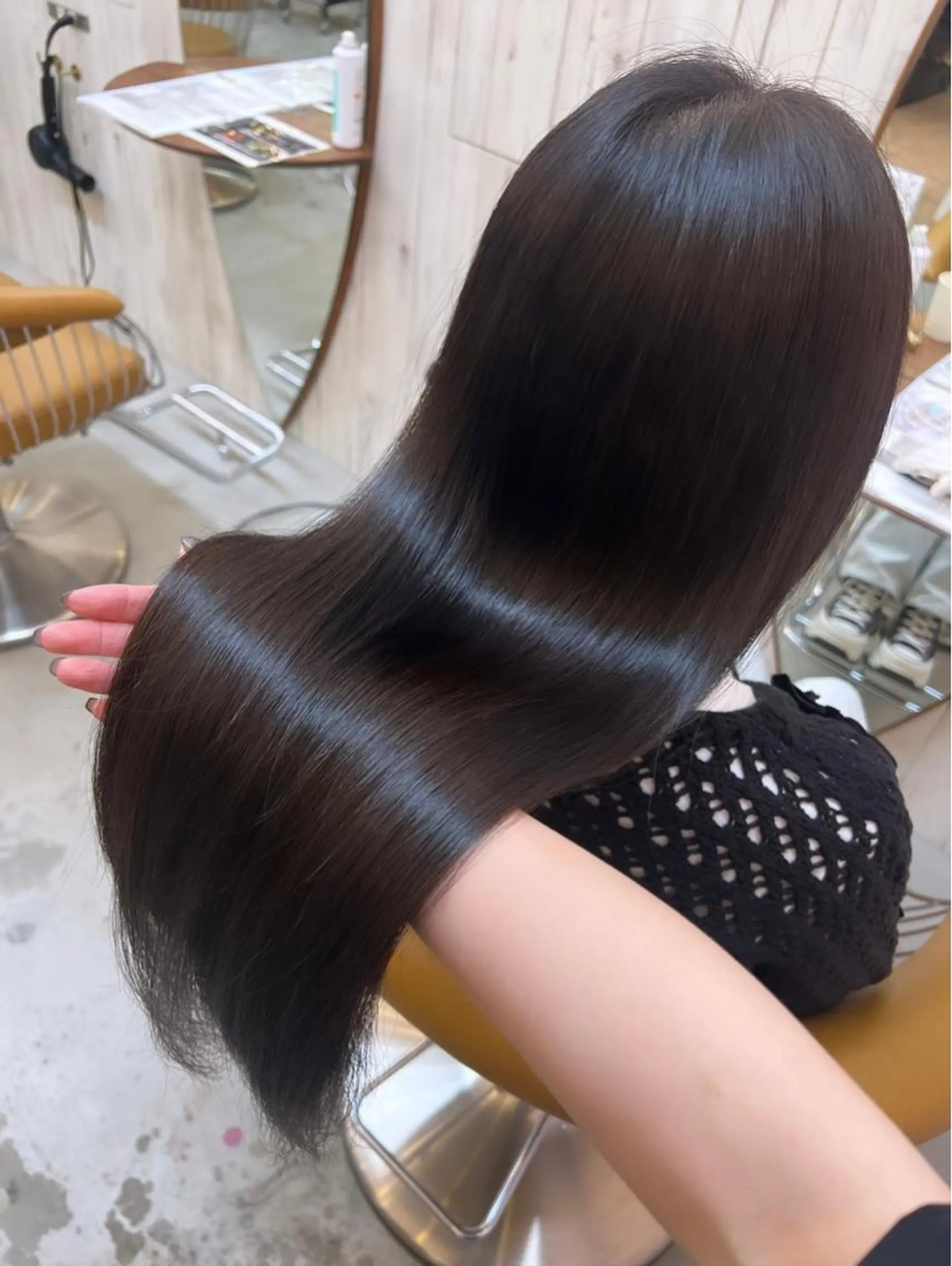 セミロング カット ヘアカラー 縮毛矯正 トリートメント 🌷韓国レイヤー/艶 カラー🇰🇷amiのヘアスタイル