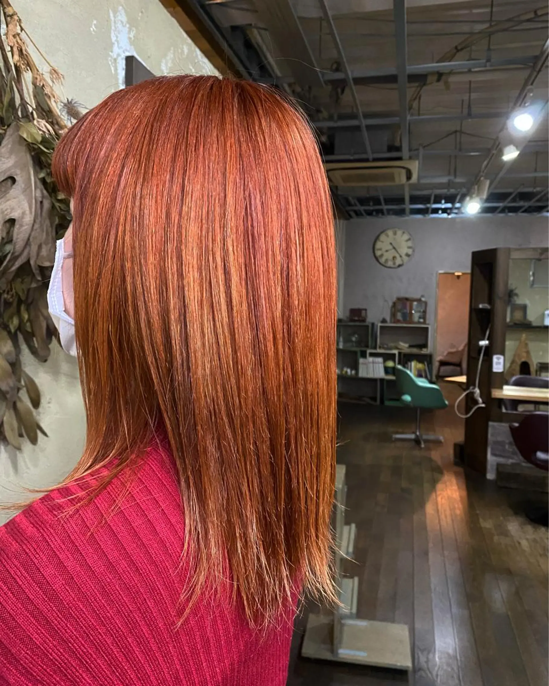 セミロング M. YURIのヘアスタイル