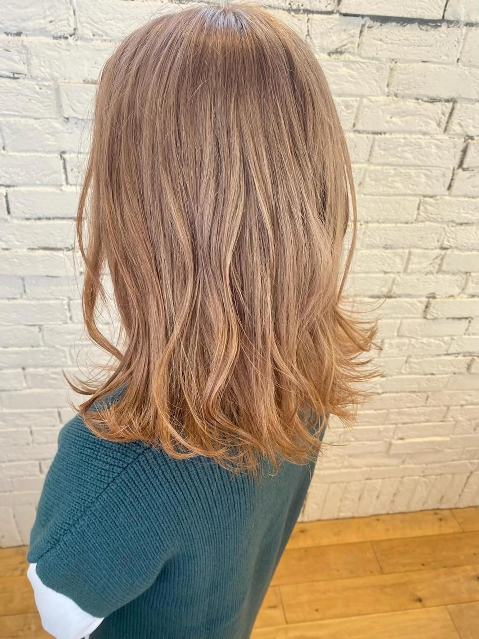 カラー 前田 輝のヘアスタイル