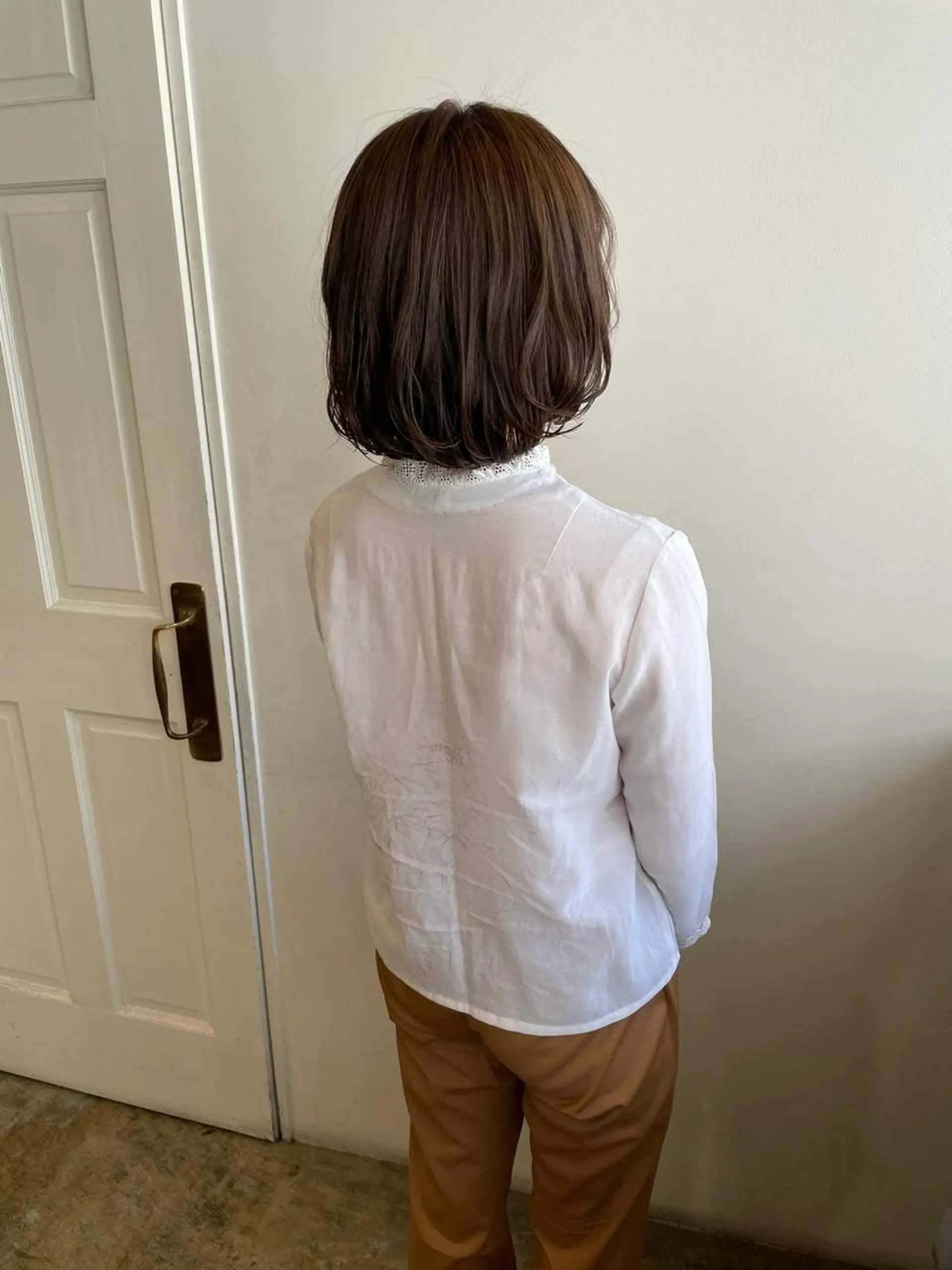 ミディアム カラー カット ヘアカラー トリートメント MIOベージュカラー 柔らかいカラーのヘアスタイル