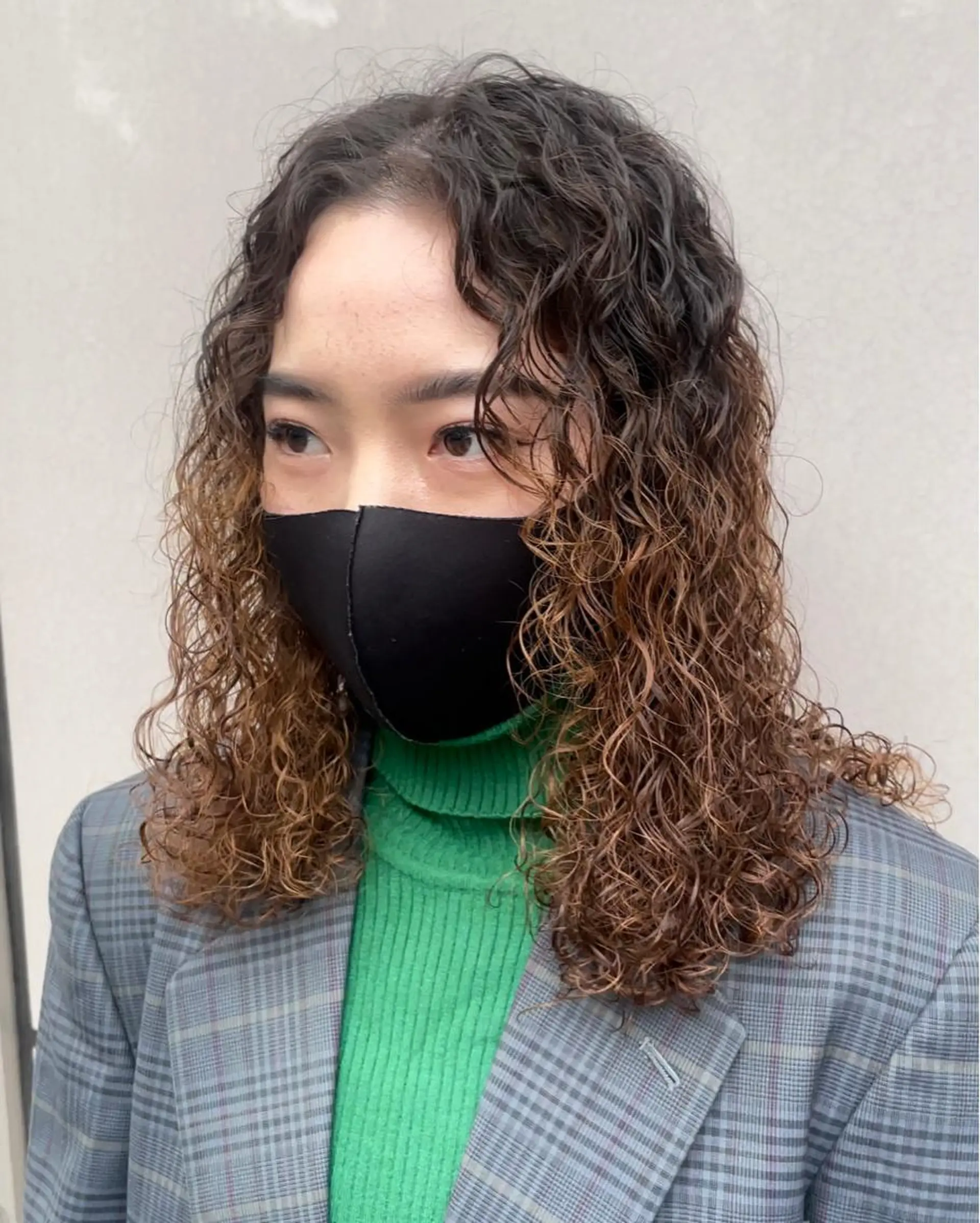 ミディアム カット パーマ 大石 陽菜のヘアスタイル