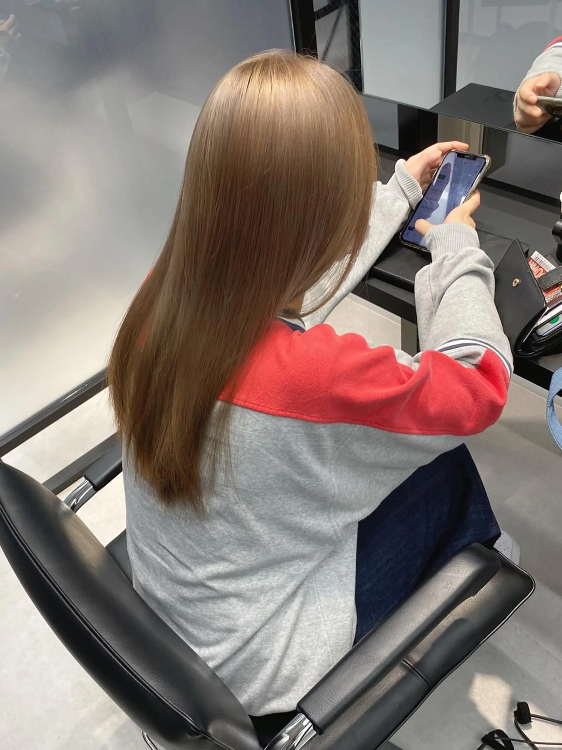 セミロング カラー 🌈ブリーチ特化🌈 MINATOのヘアスタイル