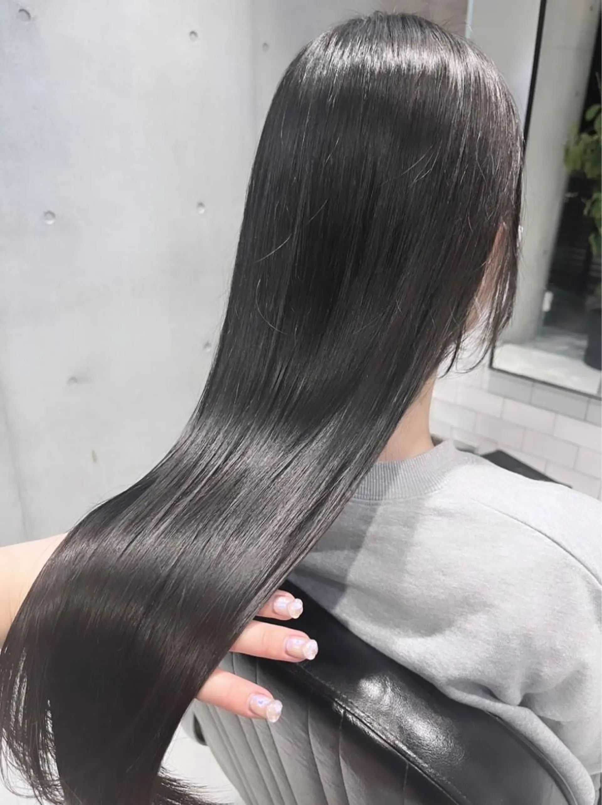 ロング カラー パーマ ヘアアレンジ ヘアカラー トリートメント 透明感/オリーブ/ グレージュ/YUKAのヘアスタイル