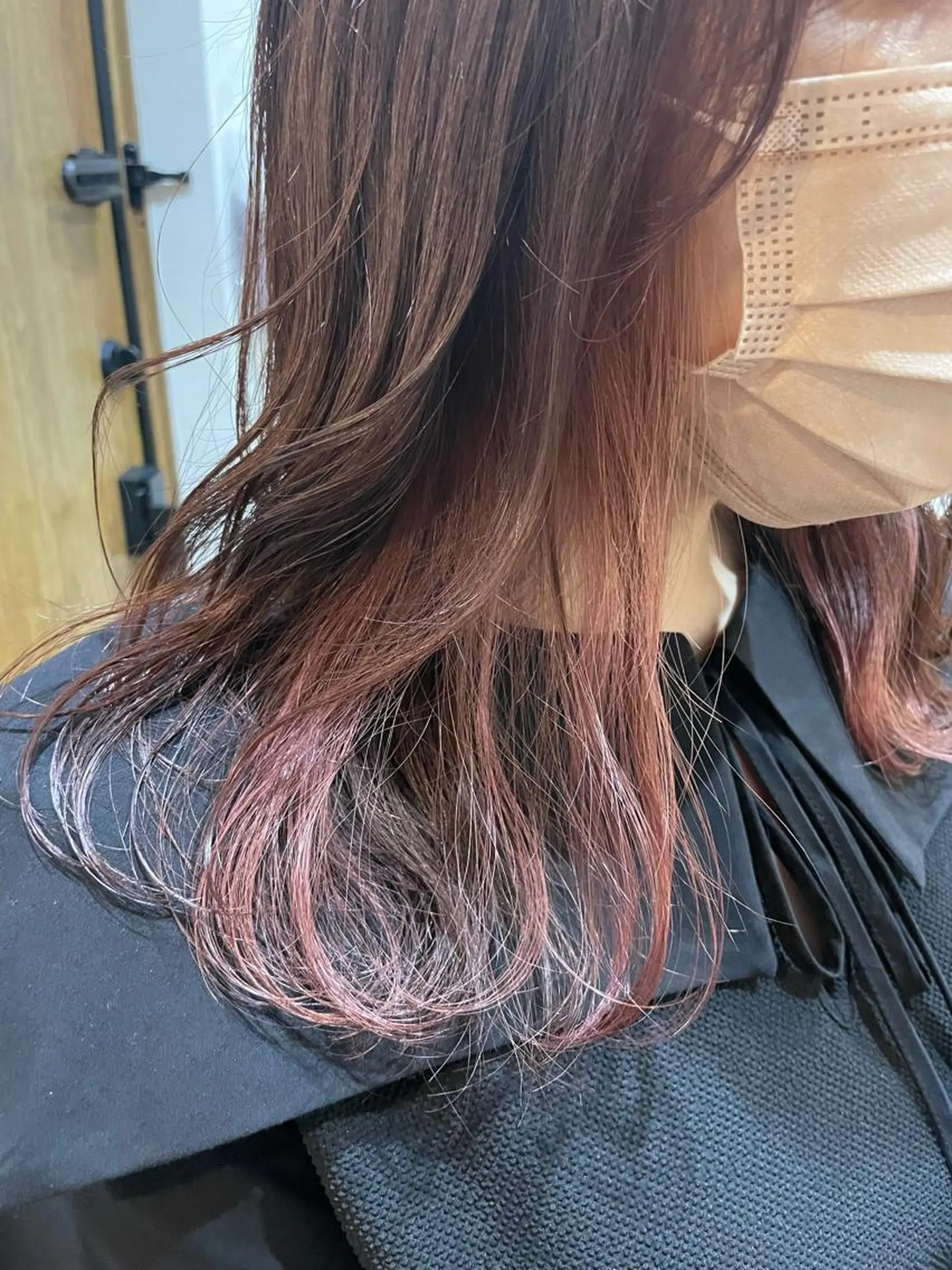 セミロング カラー イヤリングカラー 梅田美容室 高山アヤのヘアスタイル