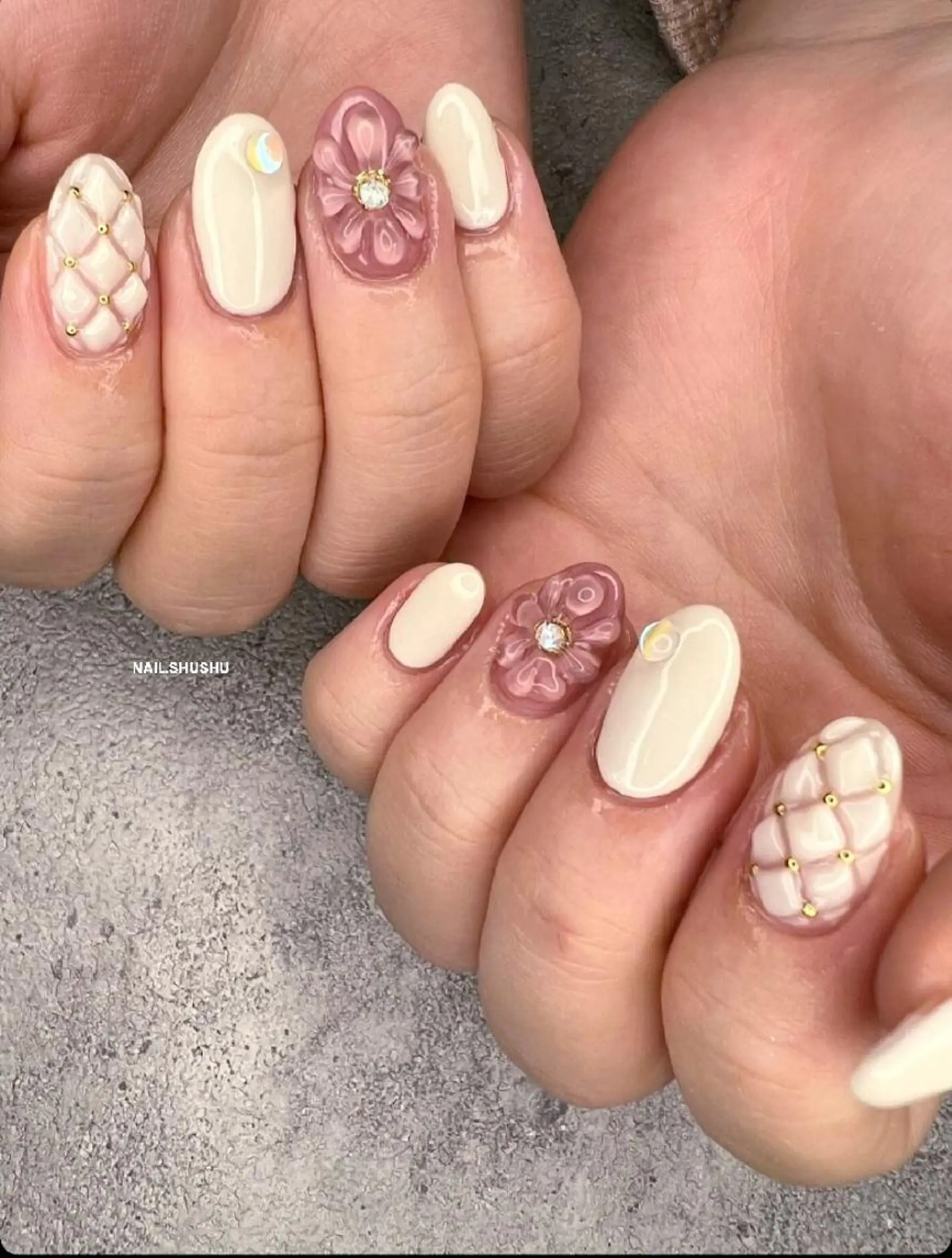 ネイル シンプルネイル 3dパーツ/流行り 👧shushu❤️のネイルデザイン