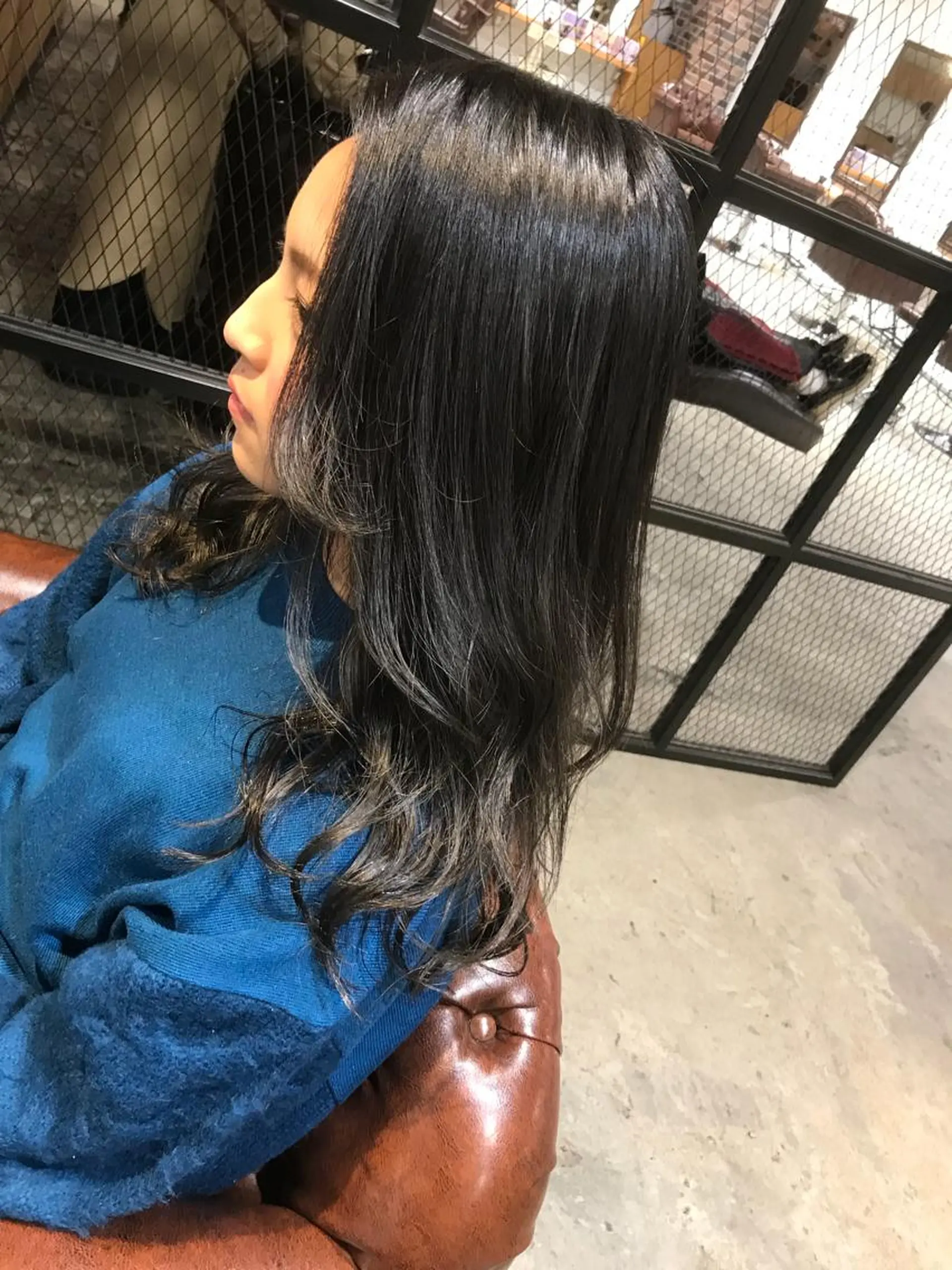 ロング カラー アッシュ ブルーカラー ブルーアッシュ グラデーションカラー グレージュ 竹嶌 健吾のヘアスタイル