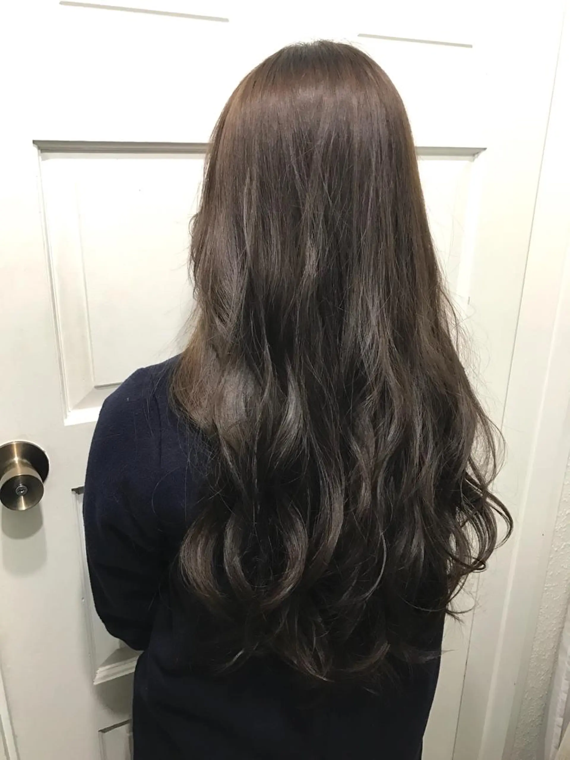 セミロング ロング カラー アッシュ アッシュグレー アッシュグレージュ グレージュ 若杉 諒のヘアスタイル