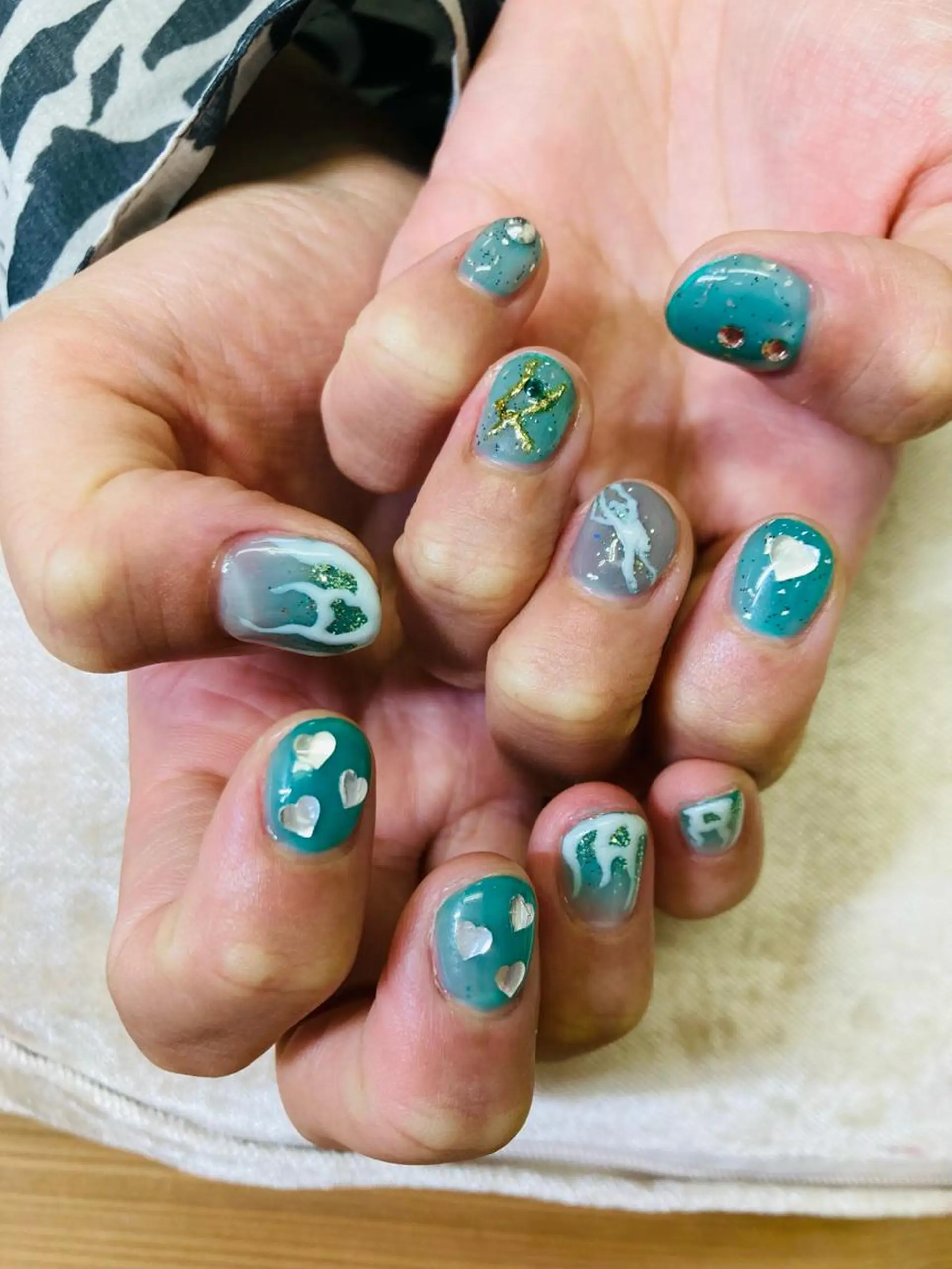 ネイル ECLAT エクラ所属・寺山 千鶴のネイルデザイン