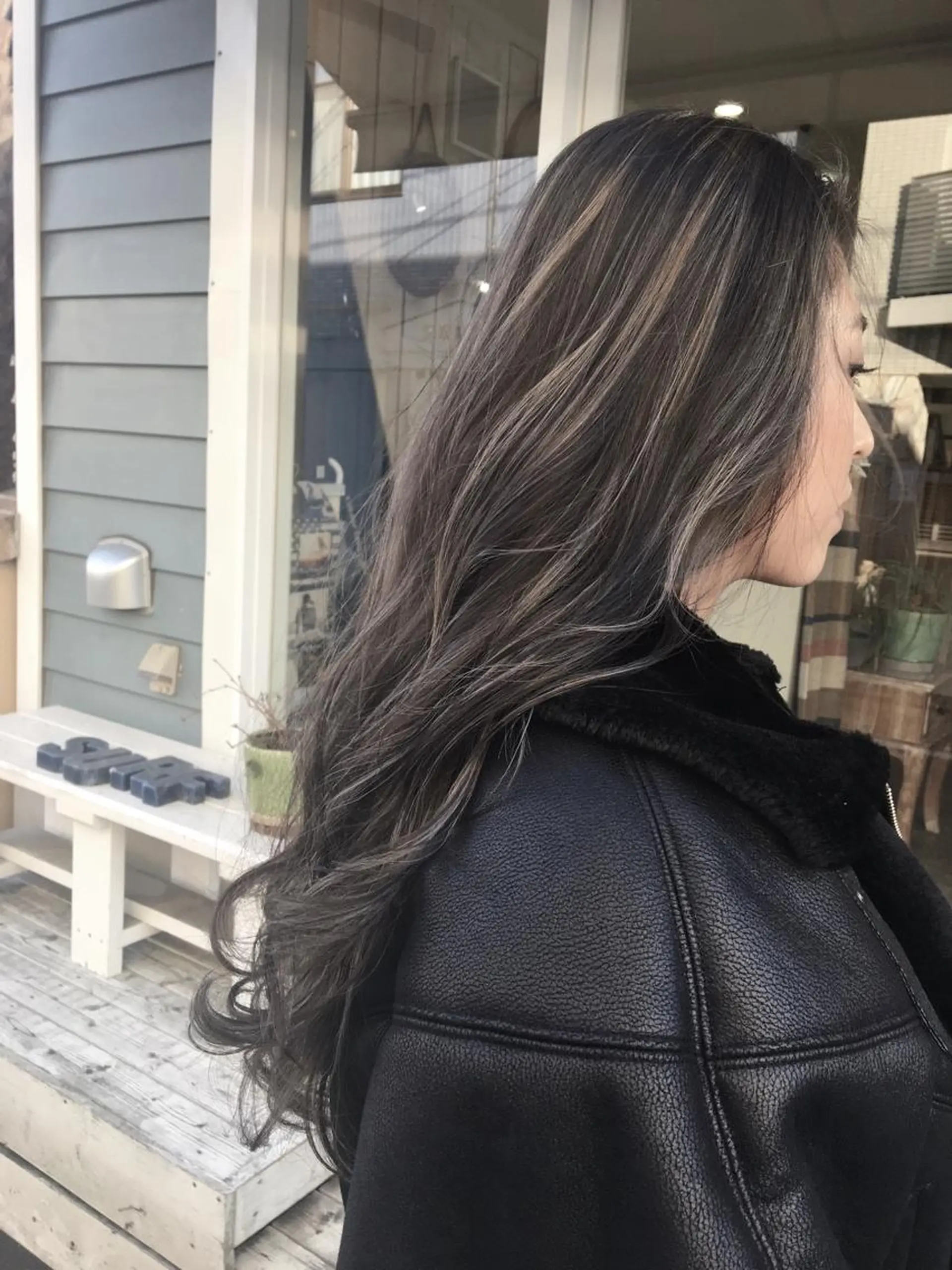 ロング カラー 鷺谷 玲奈のヘアスタイル