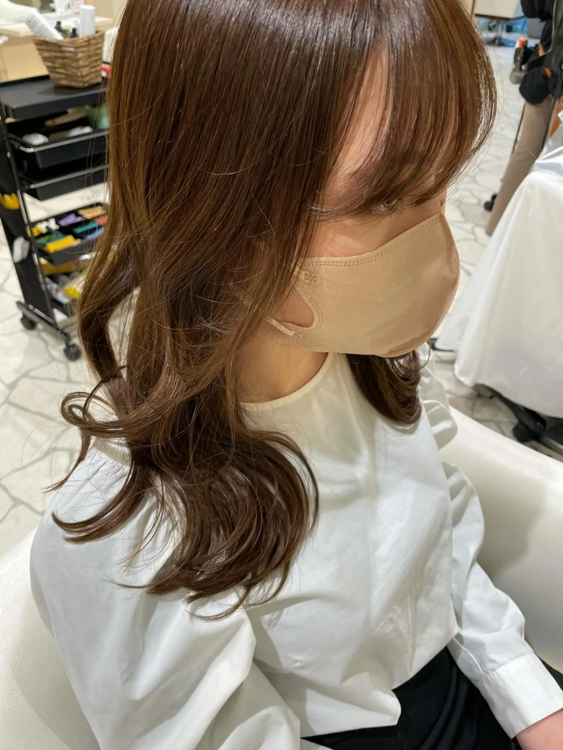 セミロング カラー 大石 陽菜のヘアスタイル
