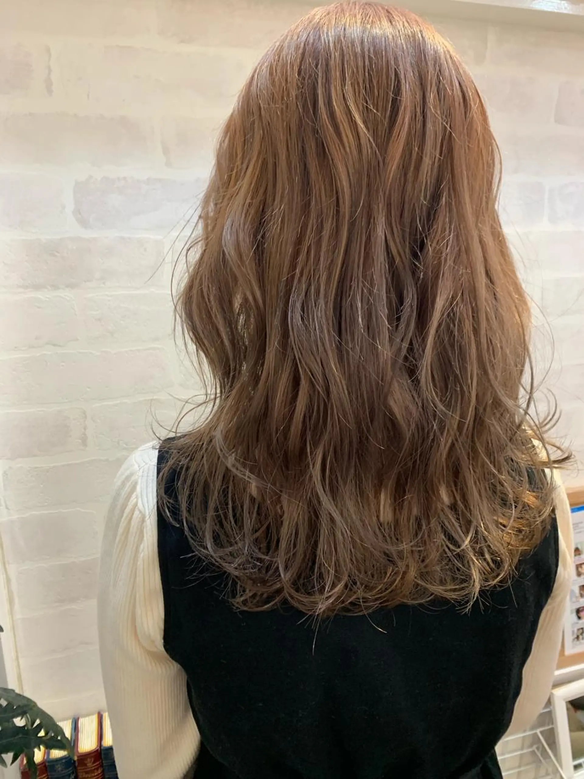 セミロング カラー ヘアアレンジ ベージュカラー ブリーチ オレンジ オレンジベージュ きむえり/髪質改善 /20代〜40代多数のヘアスタイル