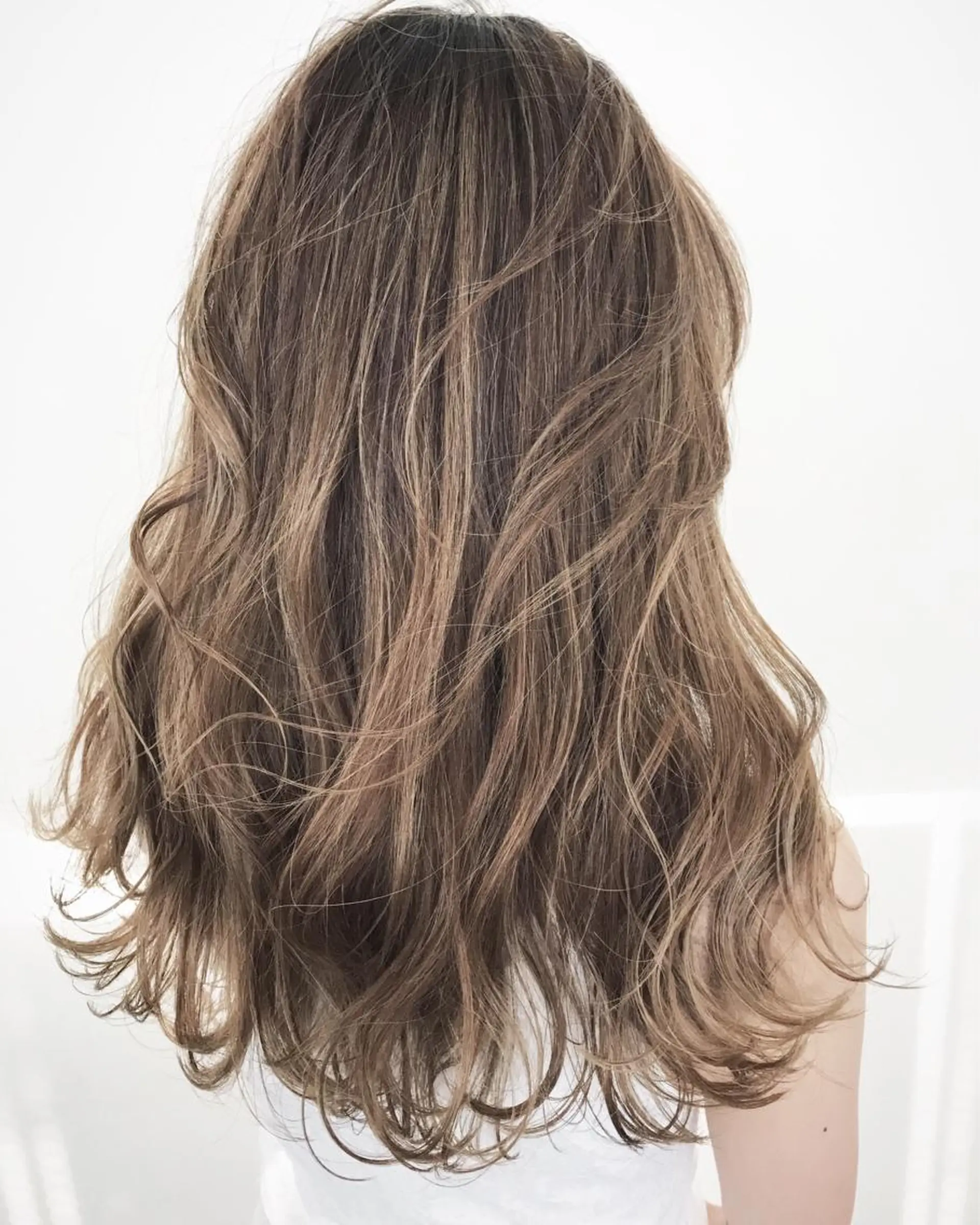 セミロング カラー ハイライトカラー 外国人風カラー ハイライト 髪質改善サロン 心斎橋ARCHEのヘアスタイル