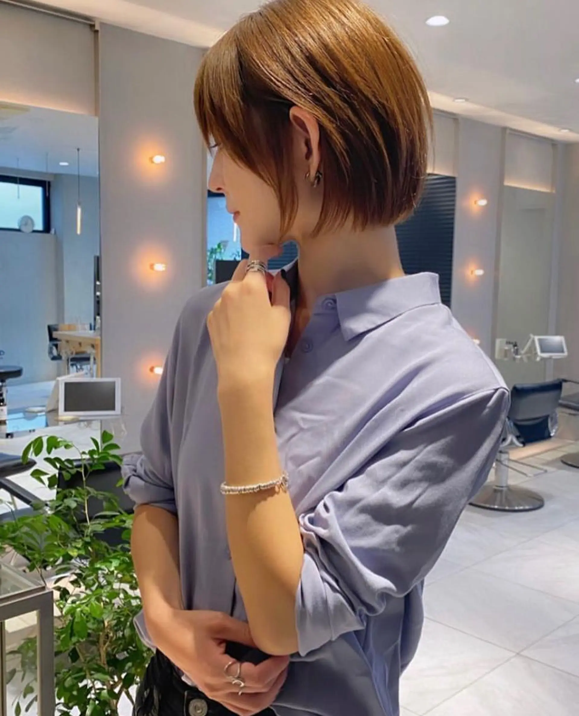 ショート カラー 顔周りカット ショートヘア カット 赤み消しグレージュ 🫒reonのヘアスタイル