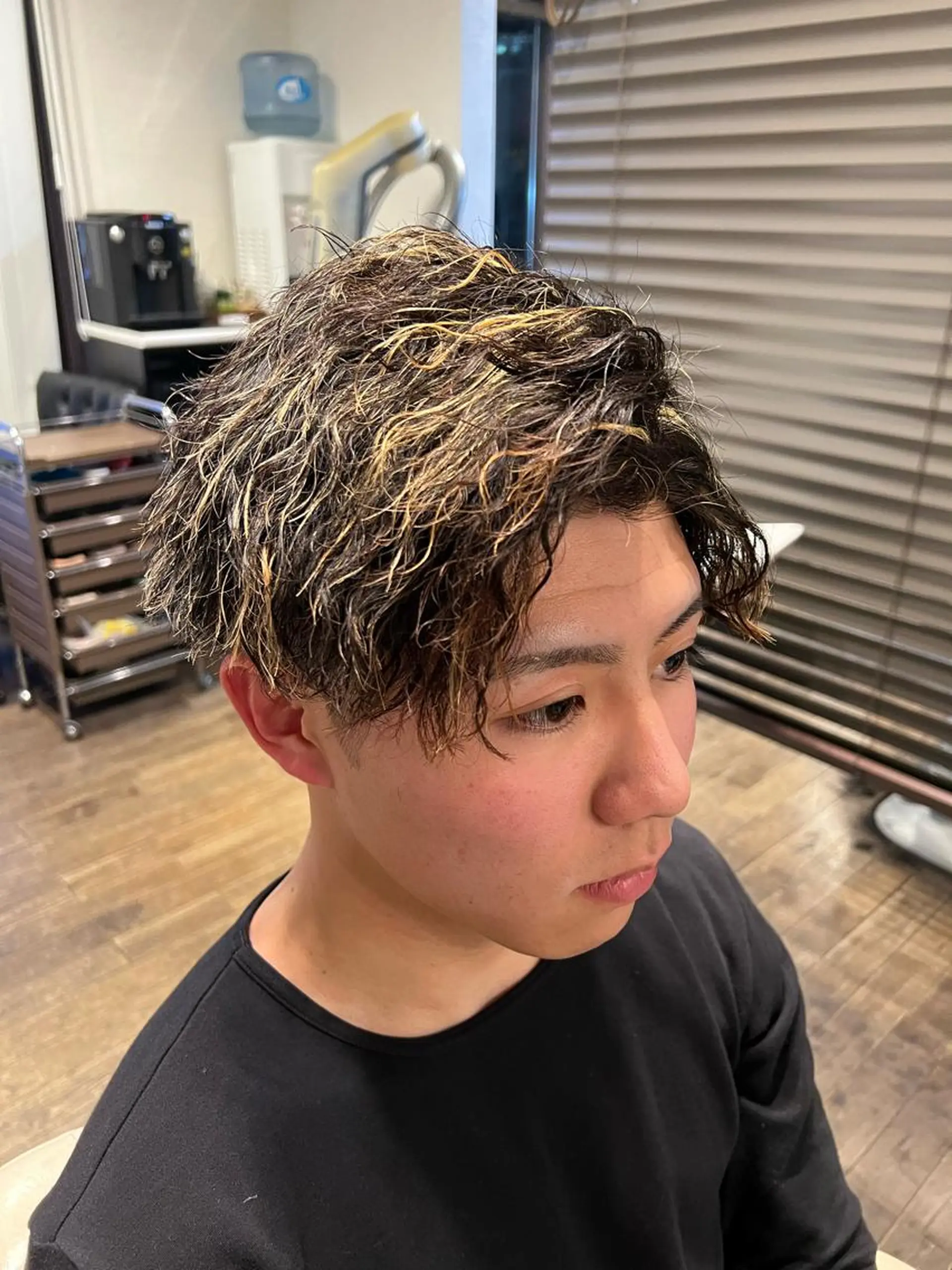 ショート パーマ メンズ メンズメッシュ 二本木 秀成のヘアスタイル