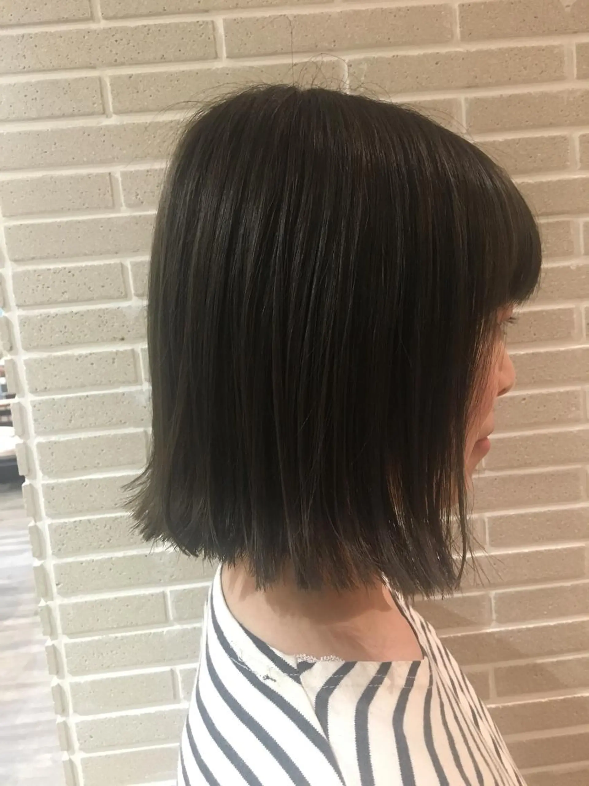 ミディアム ウルフカット/吉村 桃子のヘアスタイル