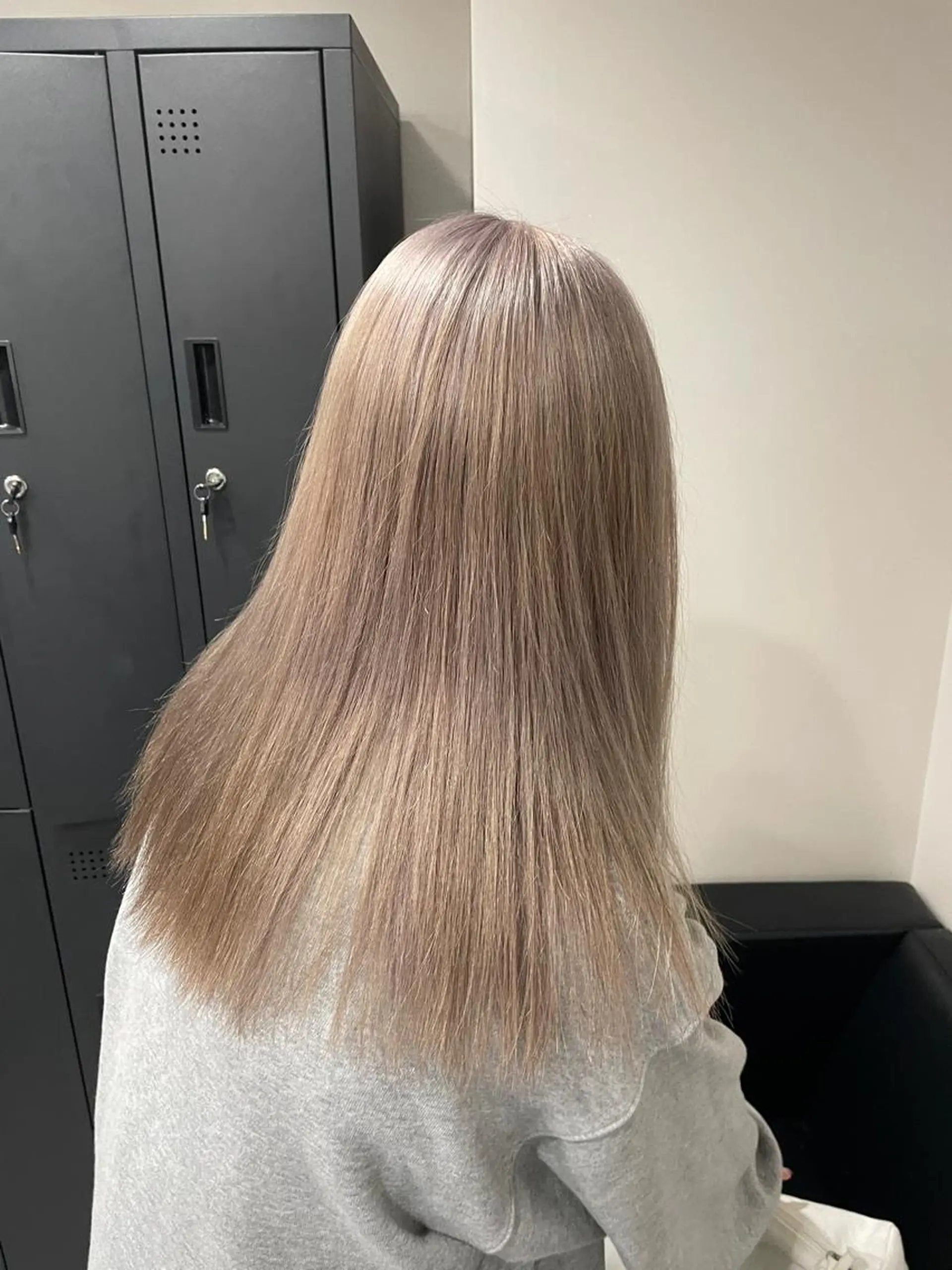 ロング カラー 切りっぱなしボブ レイヤー/縮毛矯正のヘアスタイル