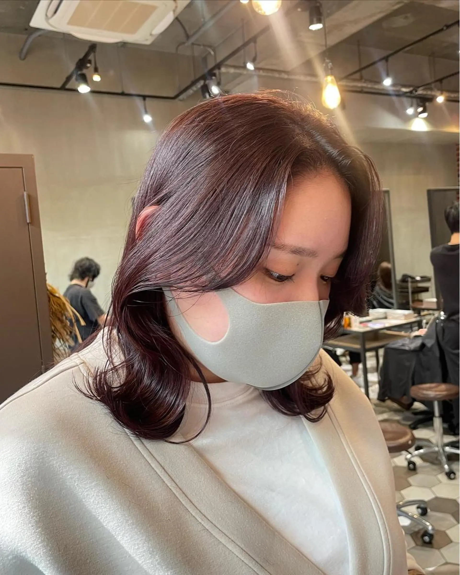 セミロング カラー ヘアアレンジ ラベンダーカラー ラベンダーピンク ピンクカラー くびれヘア 髪質改善 カット ヘアカラー トリートメント 酸性縮毛矯正🧴韓国 レイヤー/髪質改善のヘアスタイル