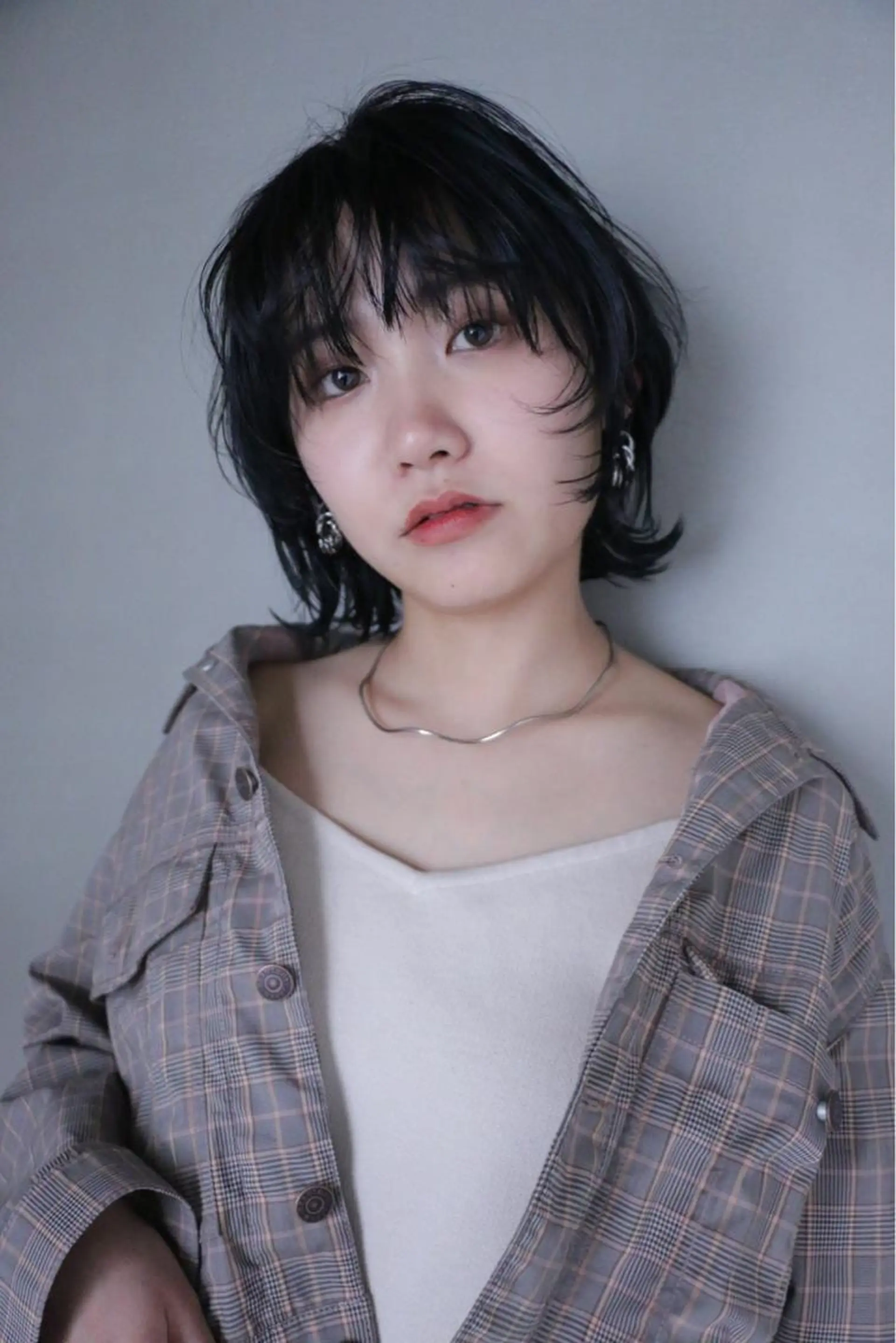 ショート カラー アディクシーカラー 黒髪 ウルフカット ウルフレイヤーカット /チヒロのヘアスタイル