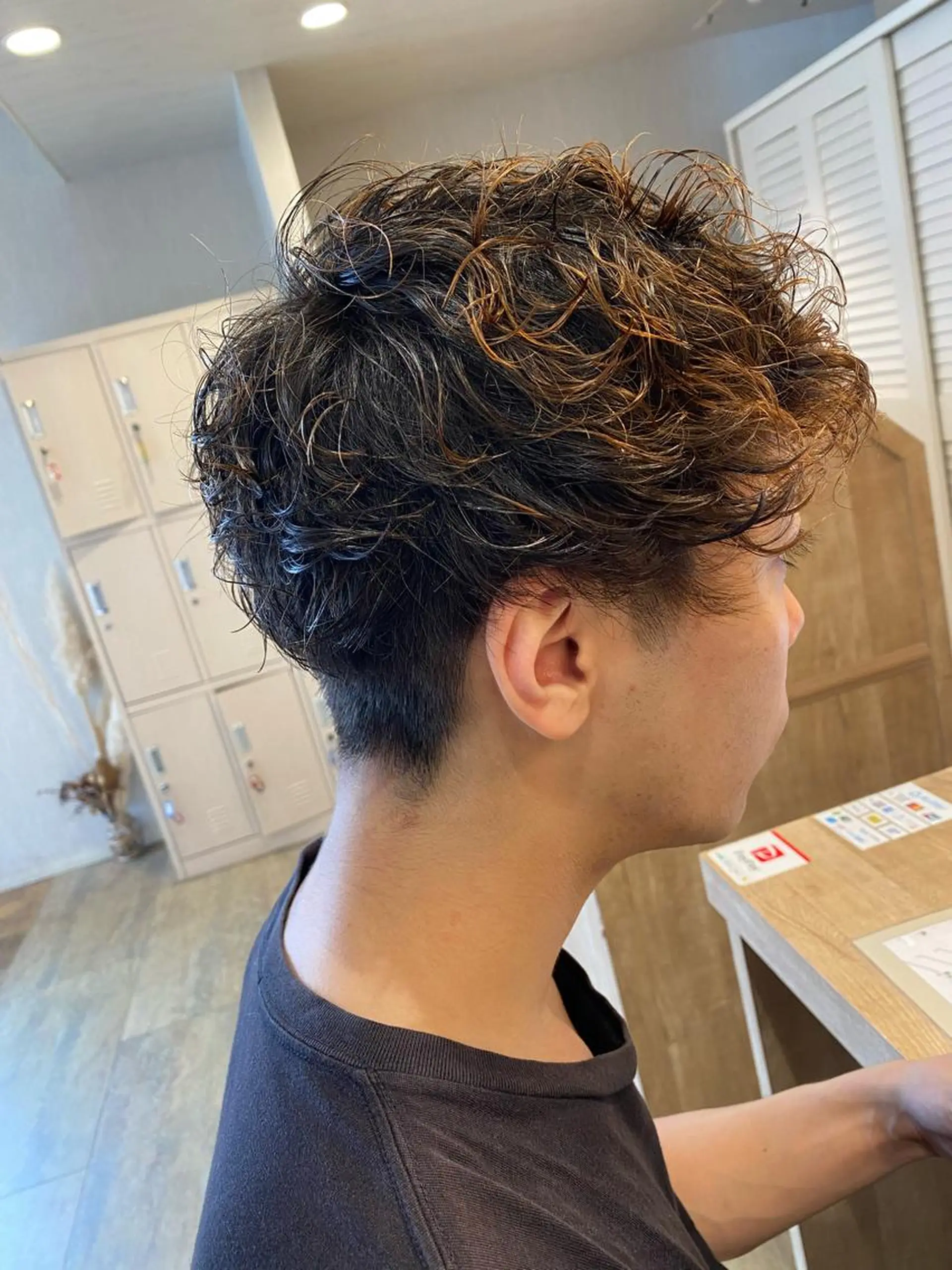 パーマ メンズ 大島 瑞穂　ビズヘアーのマツエク・マツパデザイン