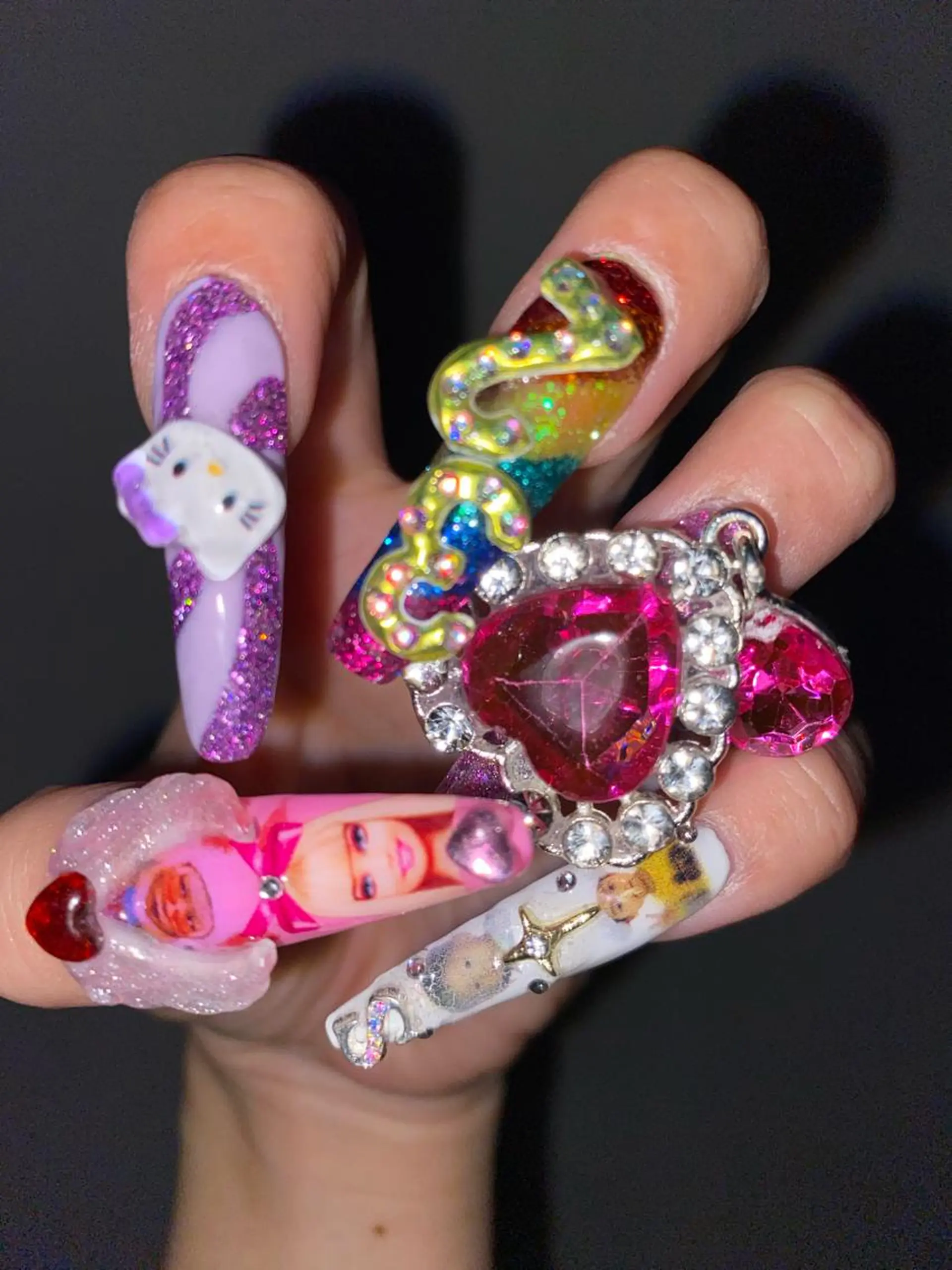 ネイル en　nail 池袋店所属・個性派🌺推しネイル 💅💞hota🐇のネイルデザイン